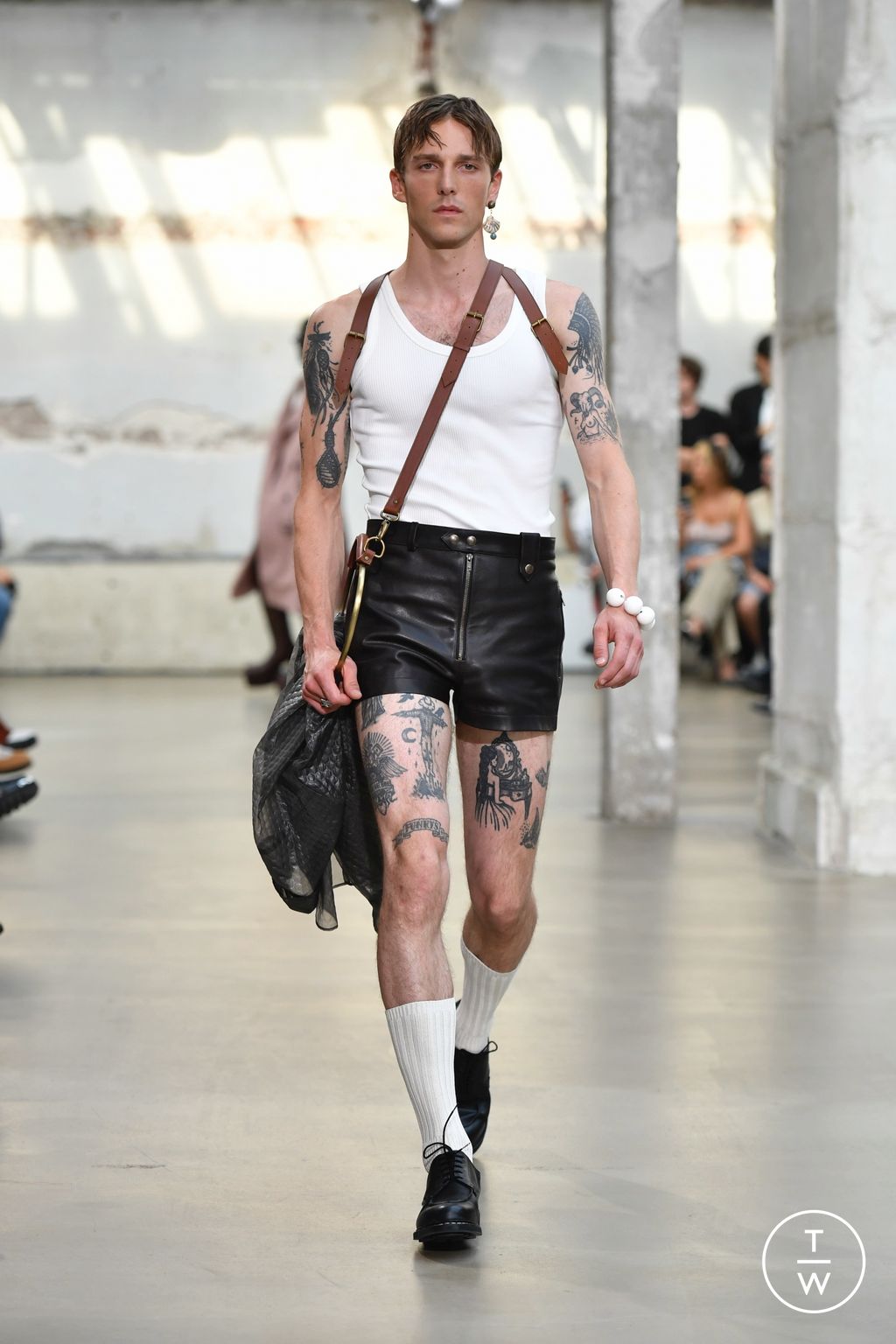 Fashion Week Paris Spring/Summer 2023 look 12 from the EGONlab collection 男装