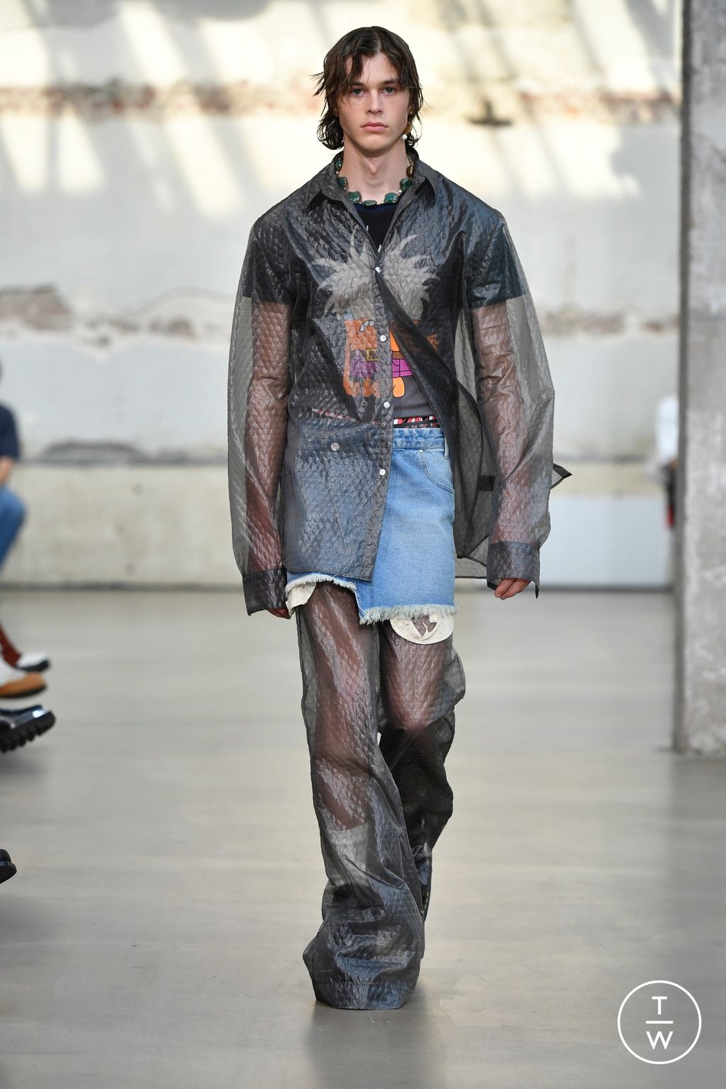 Fashion Week Paris Spring/Summer 2023 look 16 from the EGONlab collection 男装