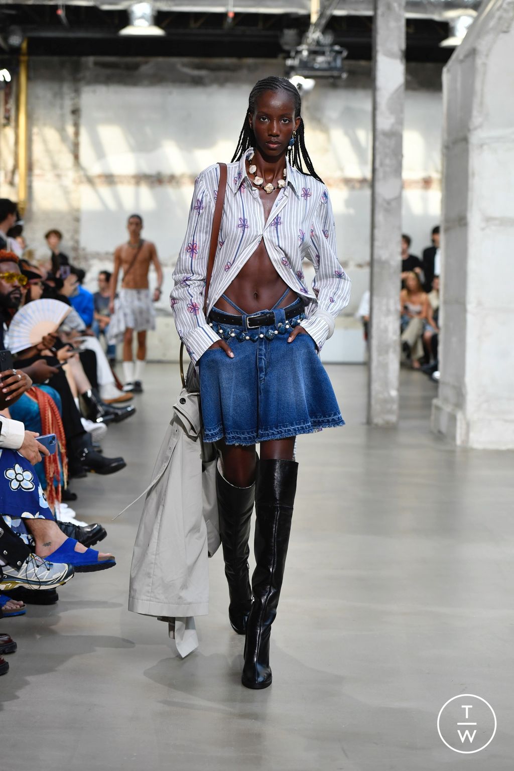Fashion Week Paris Spring/Summer 2023 look 21 from the EGONlab collection 男装