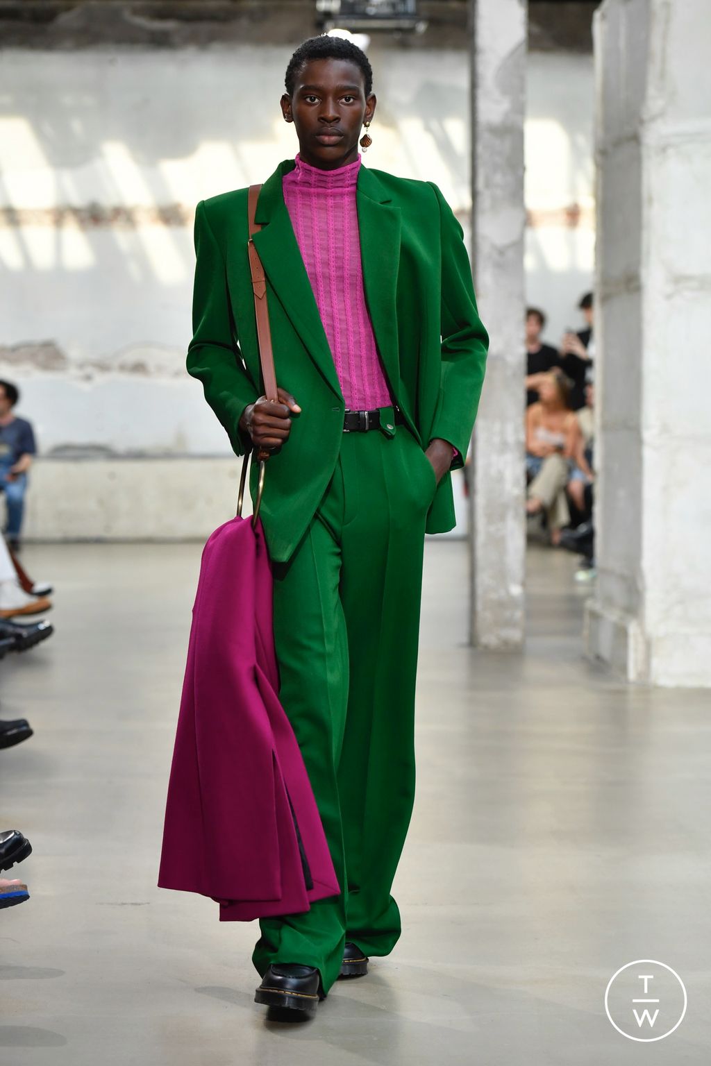 Fashion Week Paris Spring/Summer 2023 look 29 de la collection EGONlab menswear