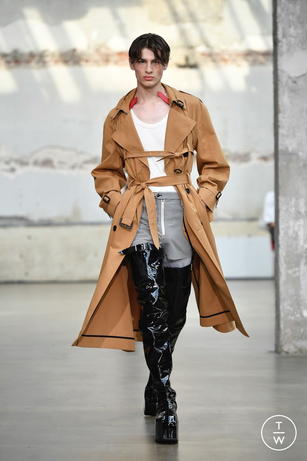 Fashion Week Paris Spring/Summer 2023 look 32 from the EGONlab collection menswear