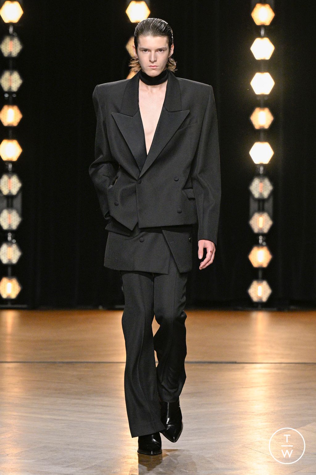 Fashion Week Paris Spring/Summer 2024 look 4 from the EGONlab collection 男装