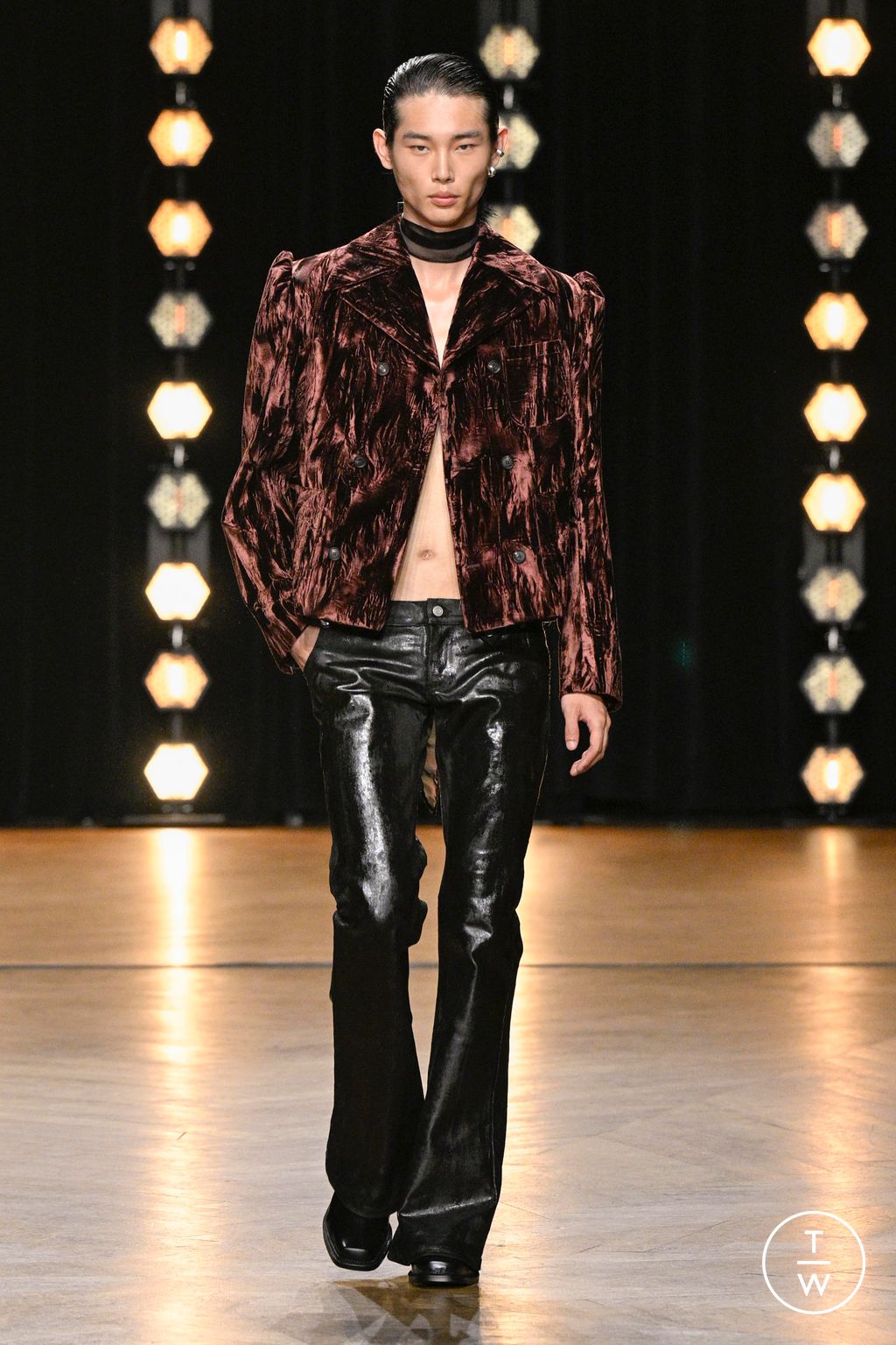 Fashion Week Paris Spring/Summer 2024 look 9 from the EGONlab collection 男装