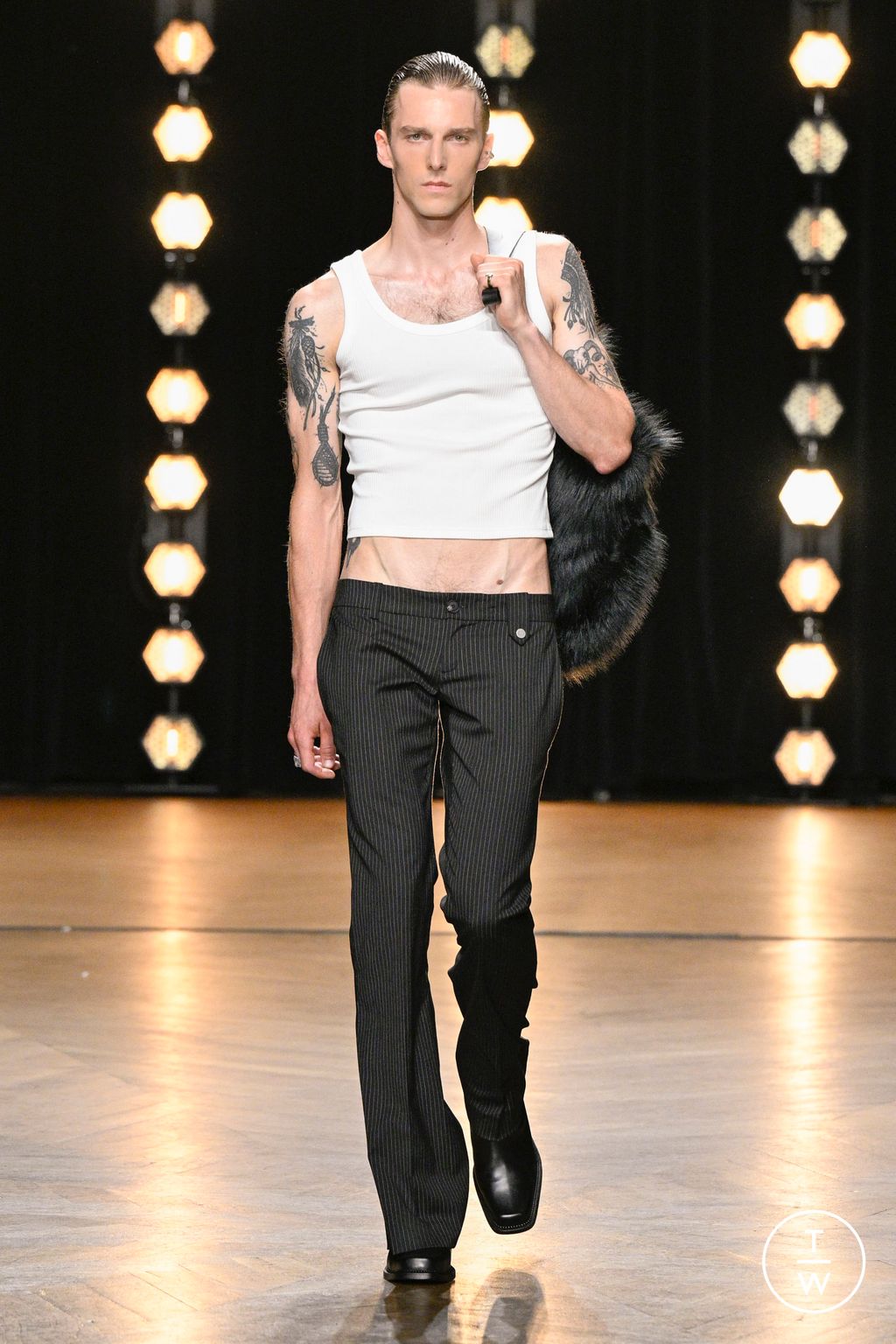 Fashion Week Paris Spring/Summer 2024 look 13 from the EGONlab collection 男装