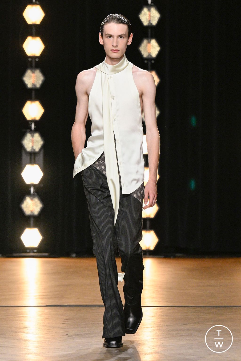 Fashion Week Paris Spring/Summer 2024 look 17 from the EGONlab collection 男装