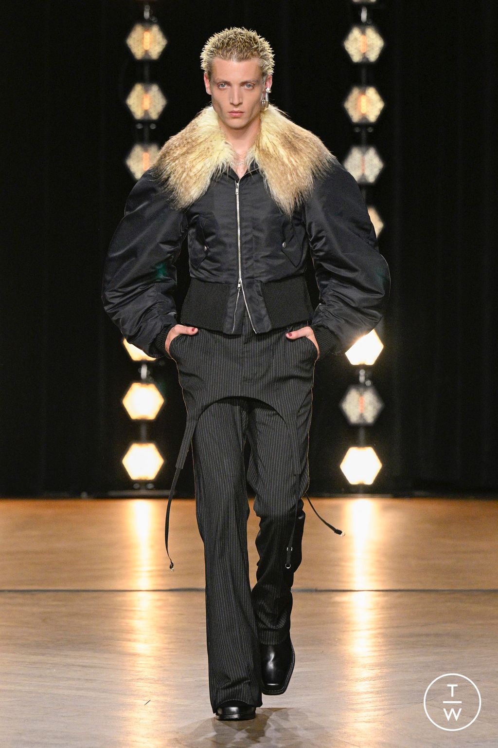 Fashion Week Paris Spring/Summer 2024 look 21 from the EGONlab collection 男装