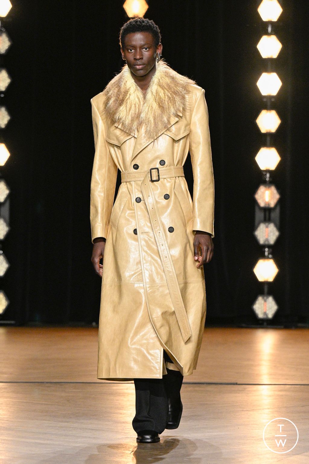 Fashion Week Paris Spring/Summer 2024 look 24 from the EGONlab collection 男装