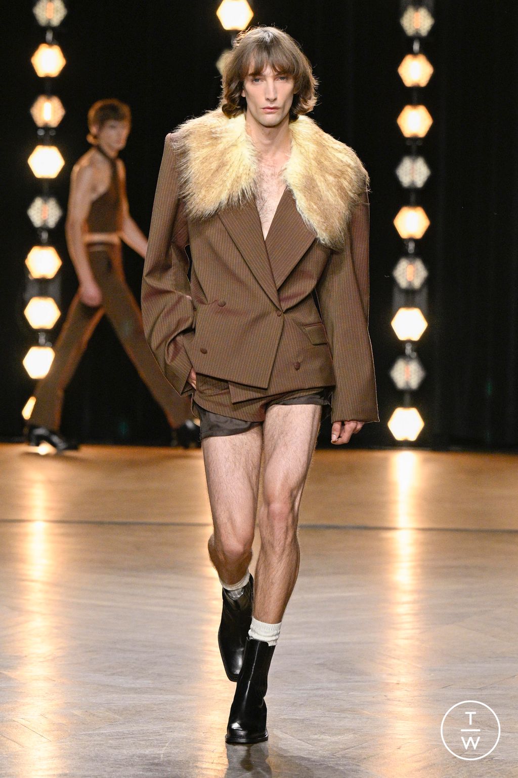 Fashion Week Paris Spring/Summer 2024 look 26 from the EGONlab collection 男装