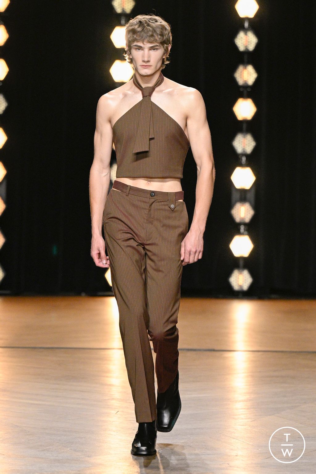 Fashion Week Paris Spring/Summer 2024 look 27 from the EGONlab collection 男装