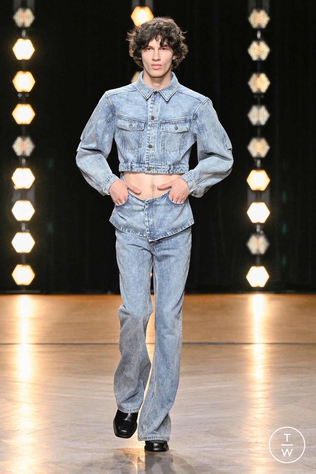 Fashion Week Paris Spring/Summer 2024 look 35 from the EGONlab collection 男装