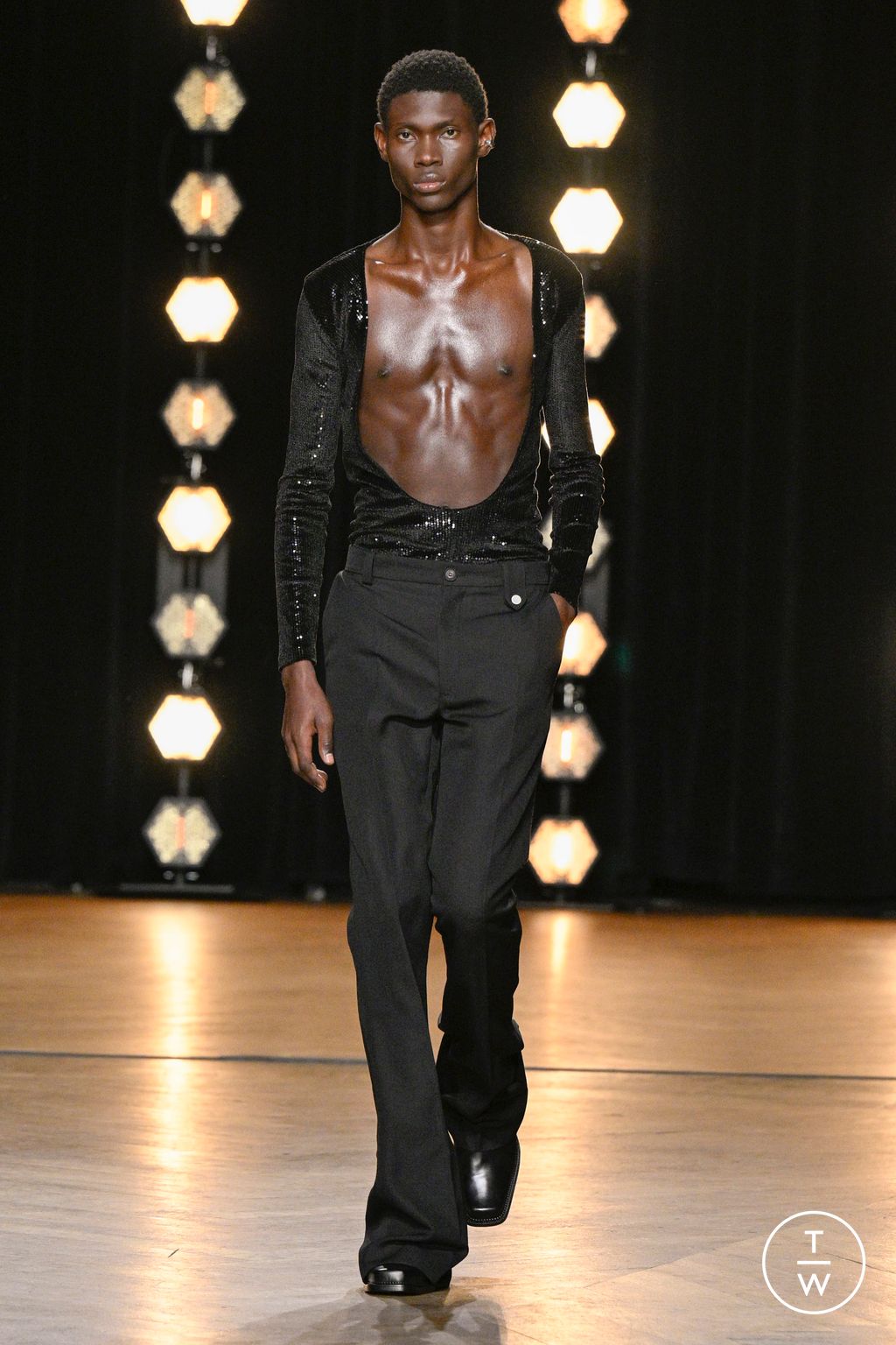 Fashion Week Paris Spring/Summer 2024 look 41 from the EGONlab collection 男装