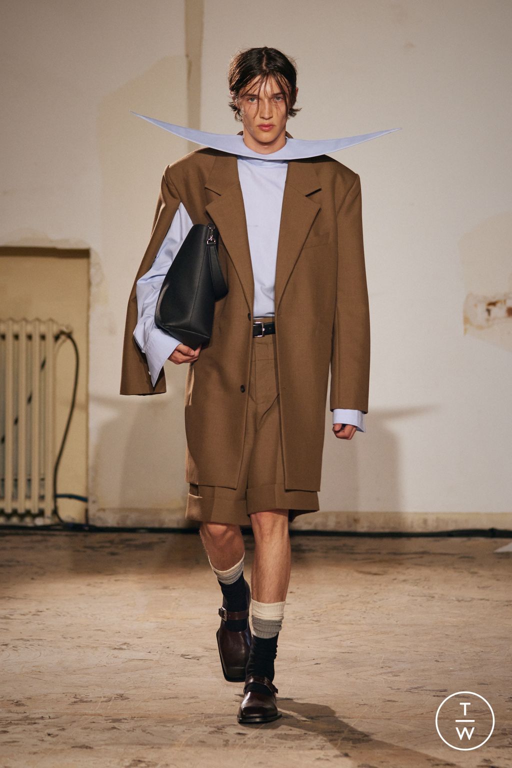 Fashion Week Paris Spring/Summer 2026 look 9 de la collection EGONlab menswear