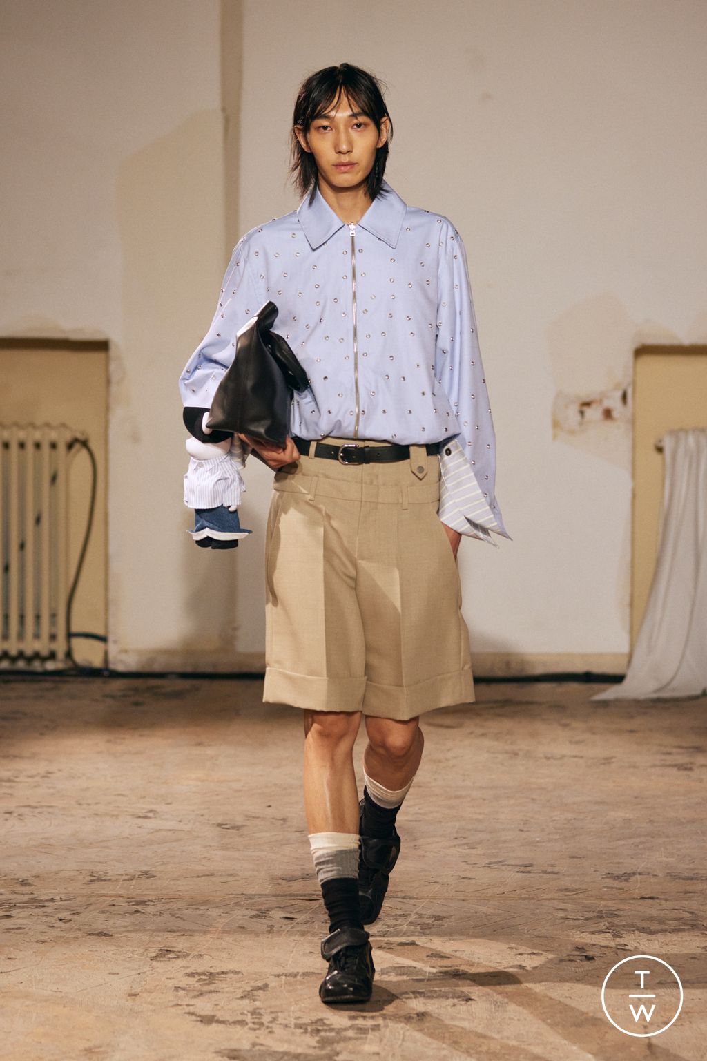 Fashion Week Paris Spring/Summer 2026 look 10 from the EGONlab collection 男装