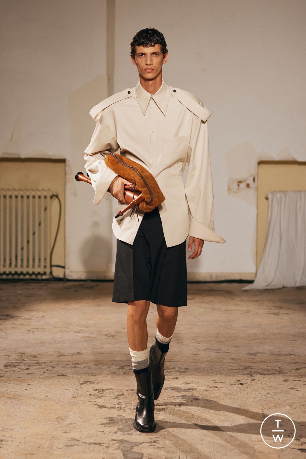 Fashion Week Paris Spring/Summer 2026 look 11 de la collection EGONlab menswear
