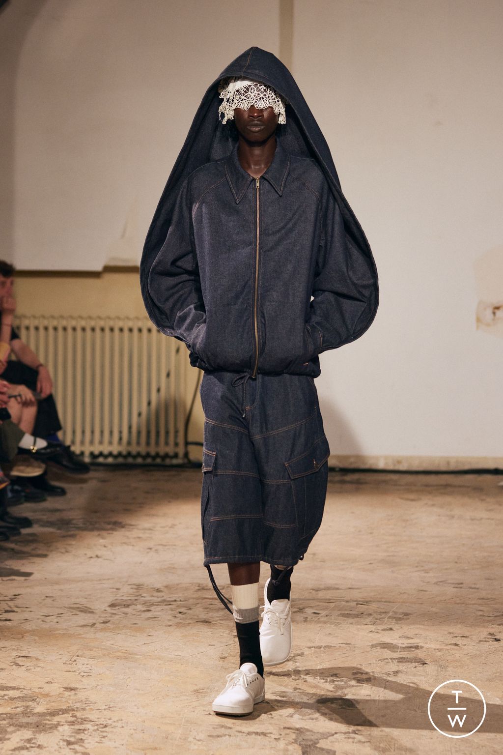 Fashion Week Paris Spring/Summer 2026 look 22 from the EGONlab collection menswear