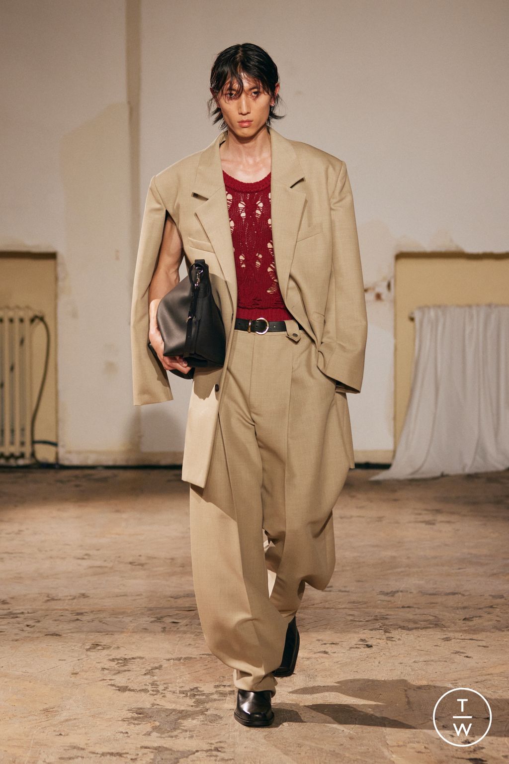 Fashion Week Paris Spring/Summer 2026 look 28 de la collection EGONlab menswear