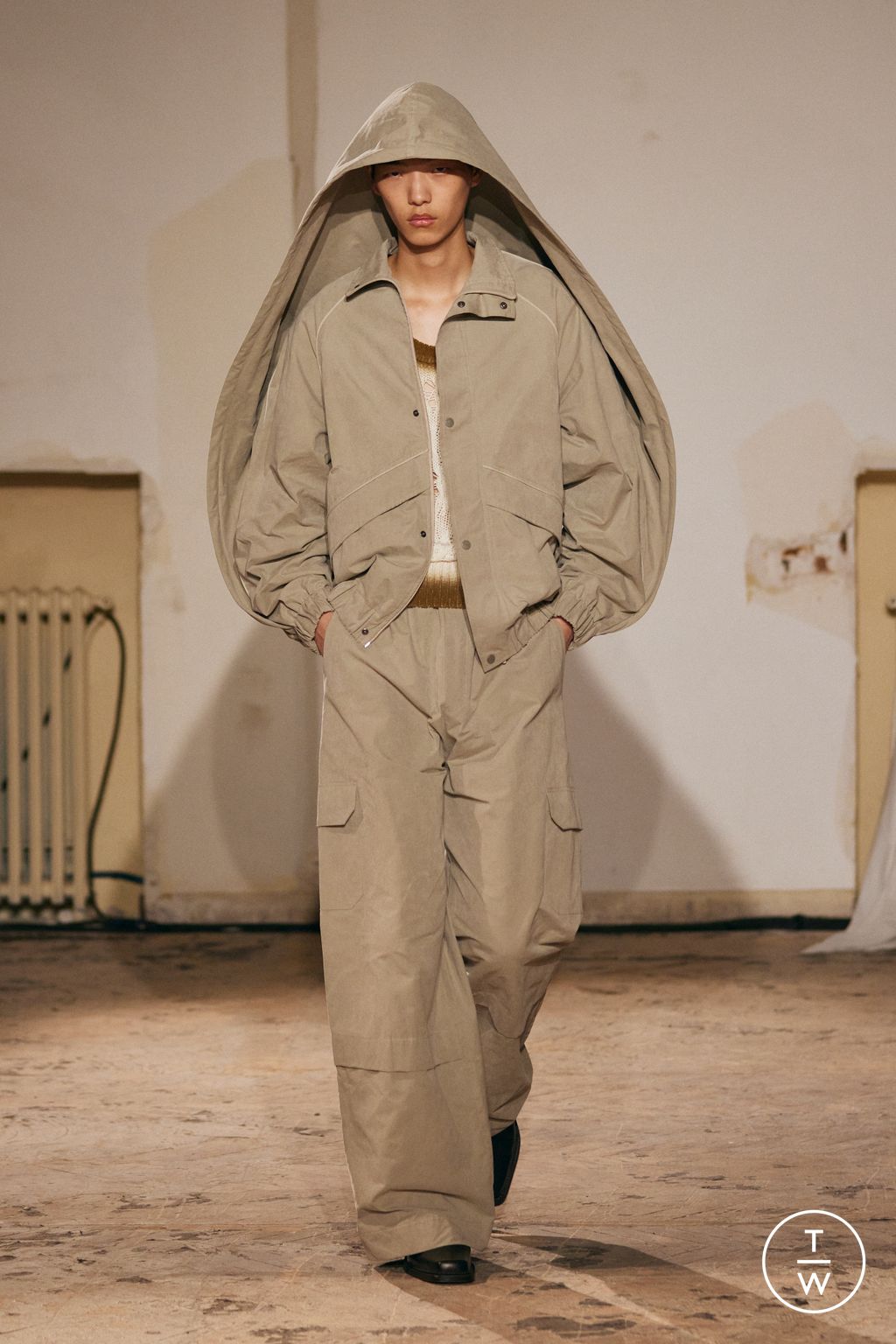 Fashion Week Paris Spring/Summer 2026 look 30 de la collection EGONlab menswear