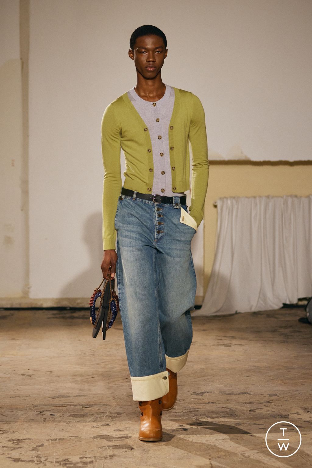 Fashion Week Paris Spring/Summer 2026 look 32 de la collection EGONlab menswear