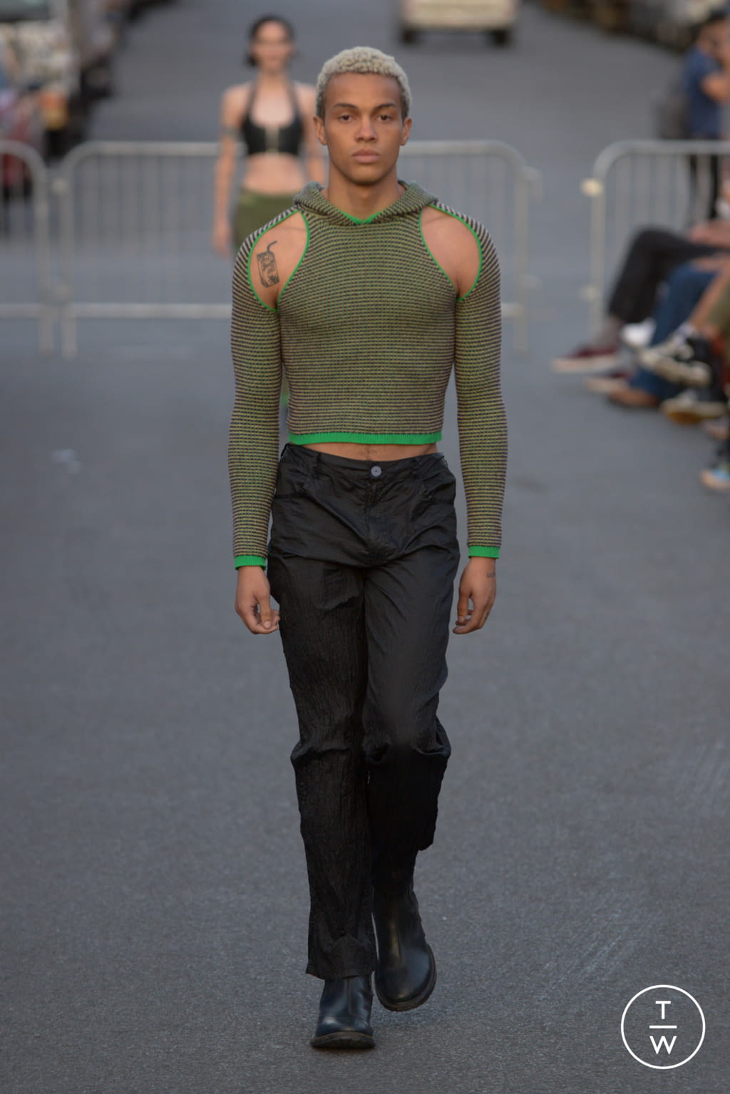 Fashion Week New York Spring/Summer 2022 look 13 from the Eckhaus Latta collection 女装
