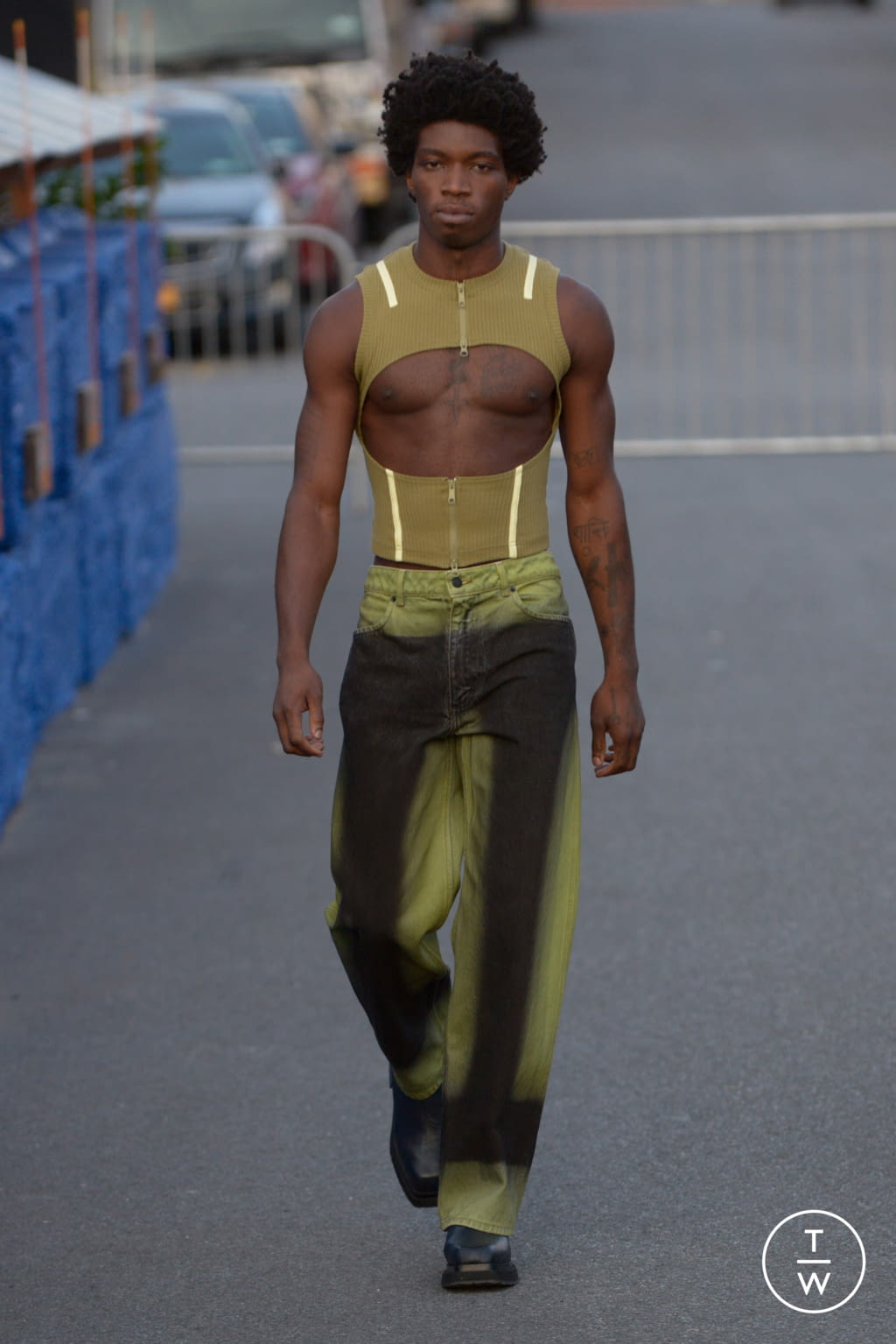 Fashion Week New York Spring/Summer 2022 look 18 from the Eckhaus Latta collection womenswear