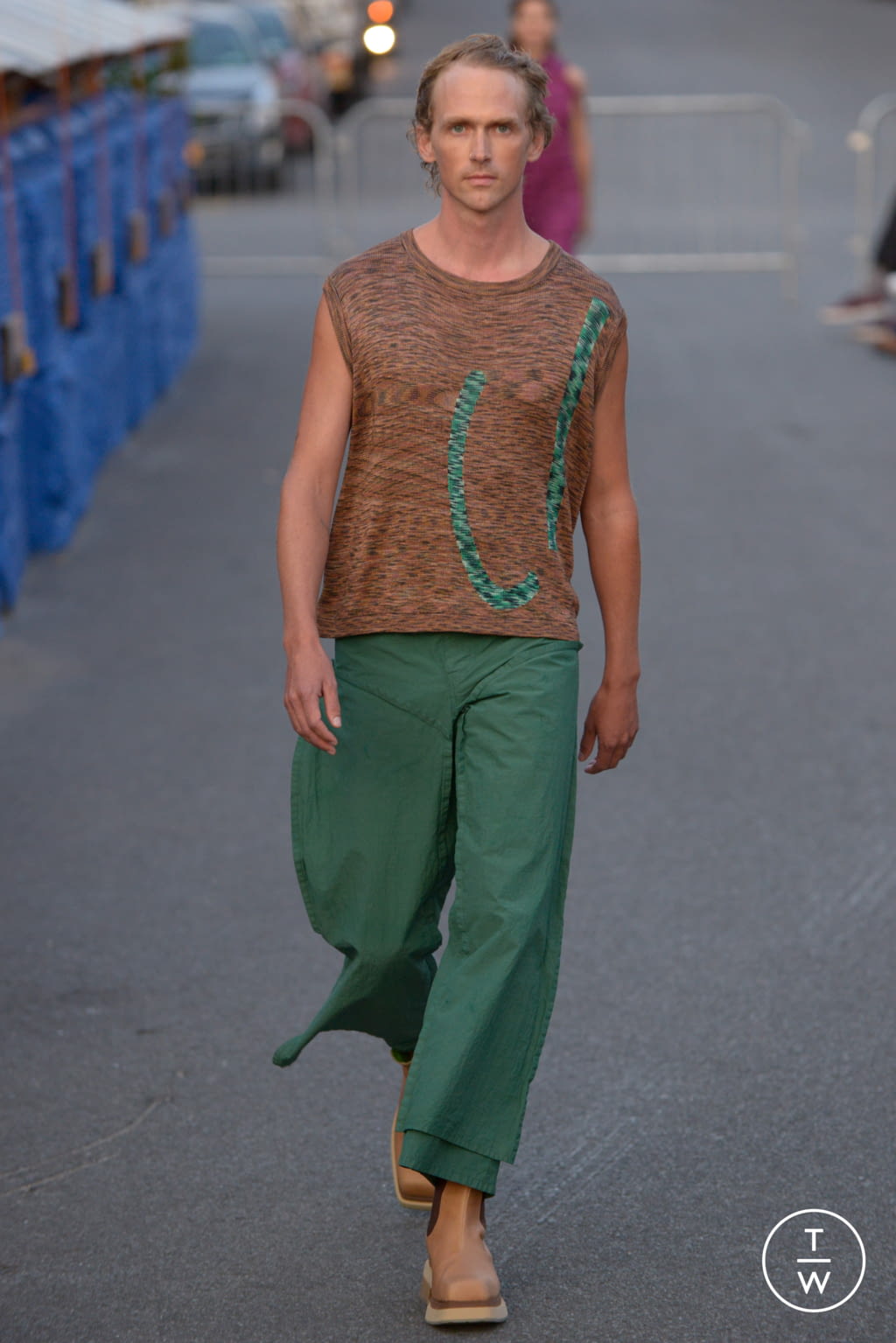 Fashion Week New York Spring/Summer 2022 look 26 from the Eckhaus Latta collection 女装