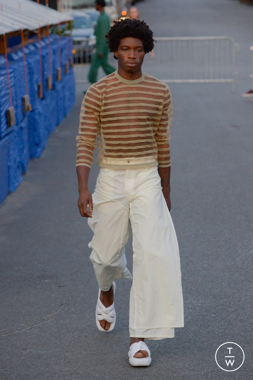 Fashion Week New York Spring/Summer 2022 look 32 from the Eckhaus Latta collection womenswear