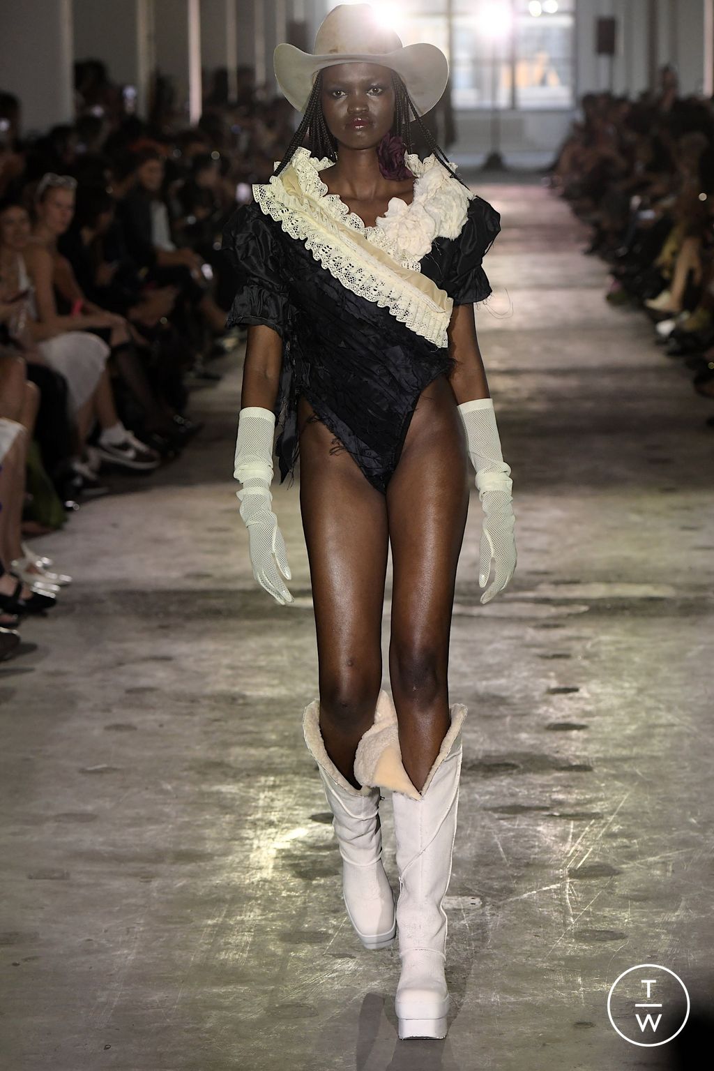 Fashion Week New York Spring-Summer 2025 look 4 from the Elena Velez collection 女装