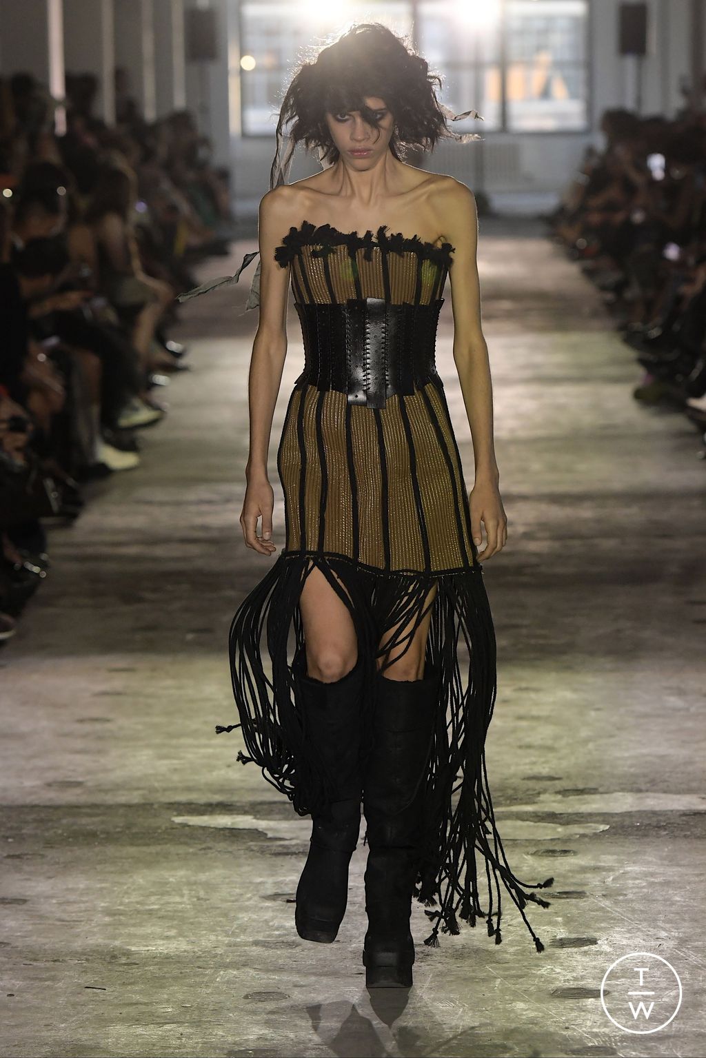 Fashion Week New York Spring-Summer 2025 look 18 from the Elena Velez collection 女装
