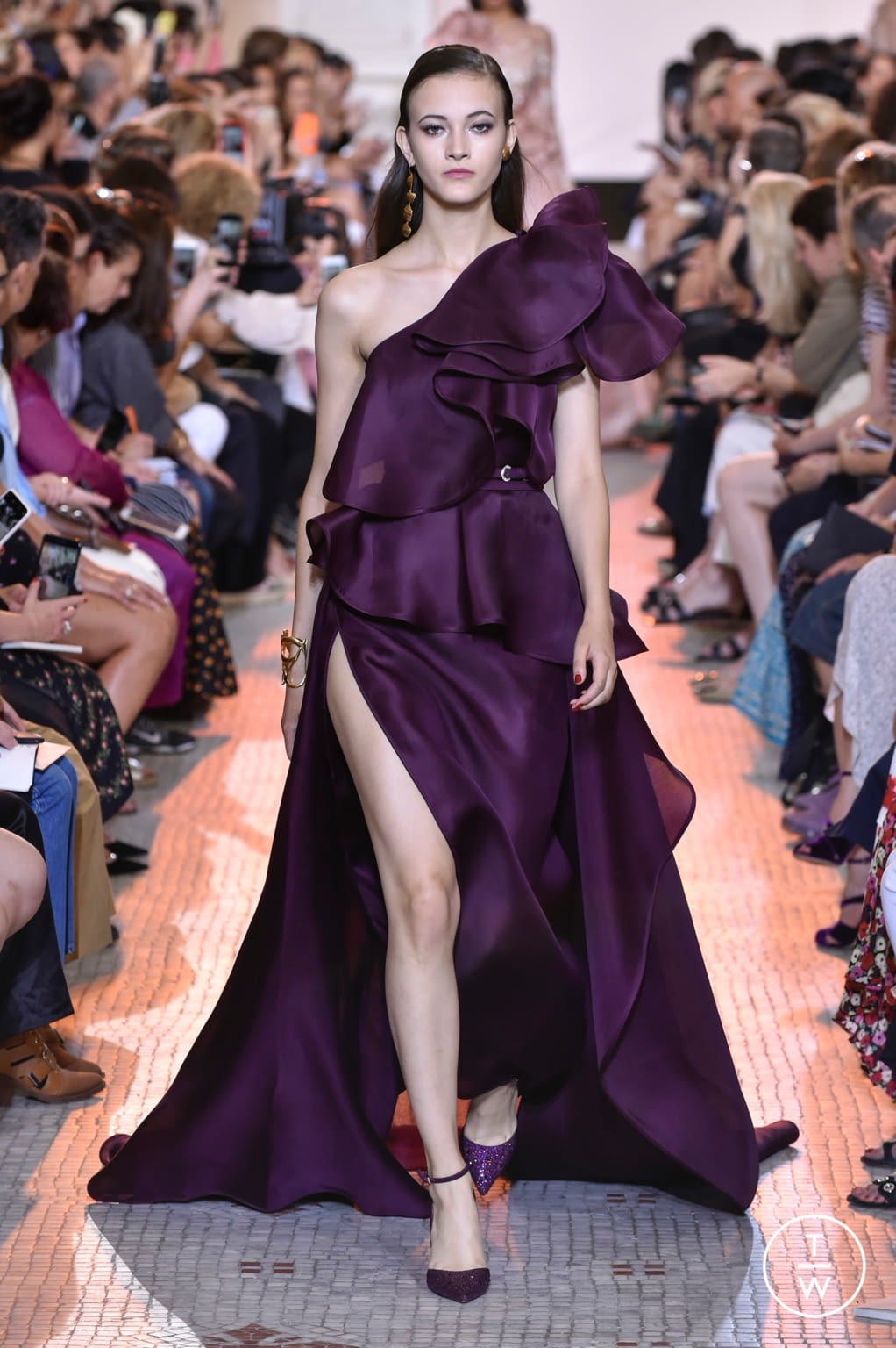 Fashion Week Paris Fall/Winter 2018 look 14 from the Elie Saab collection 高级定制