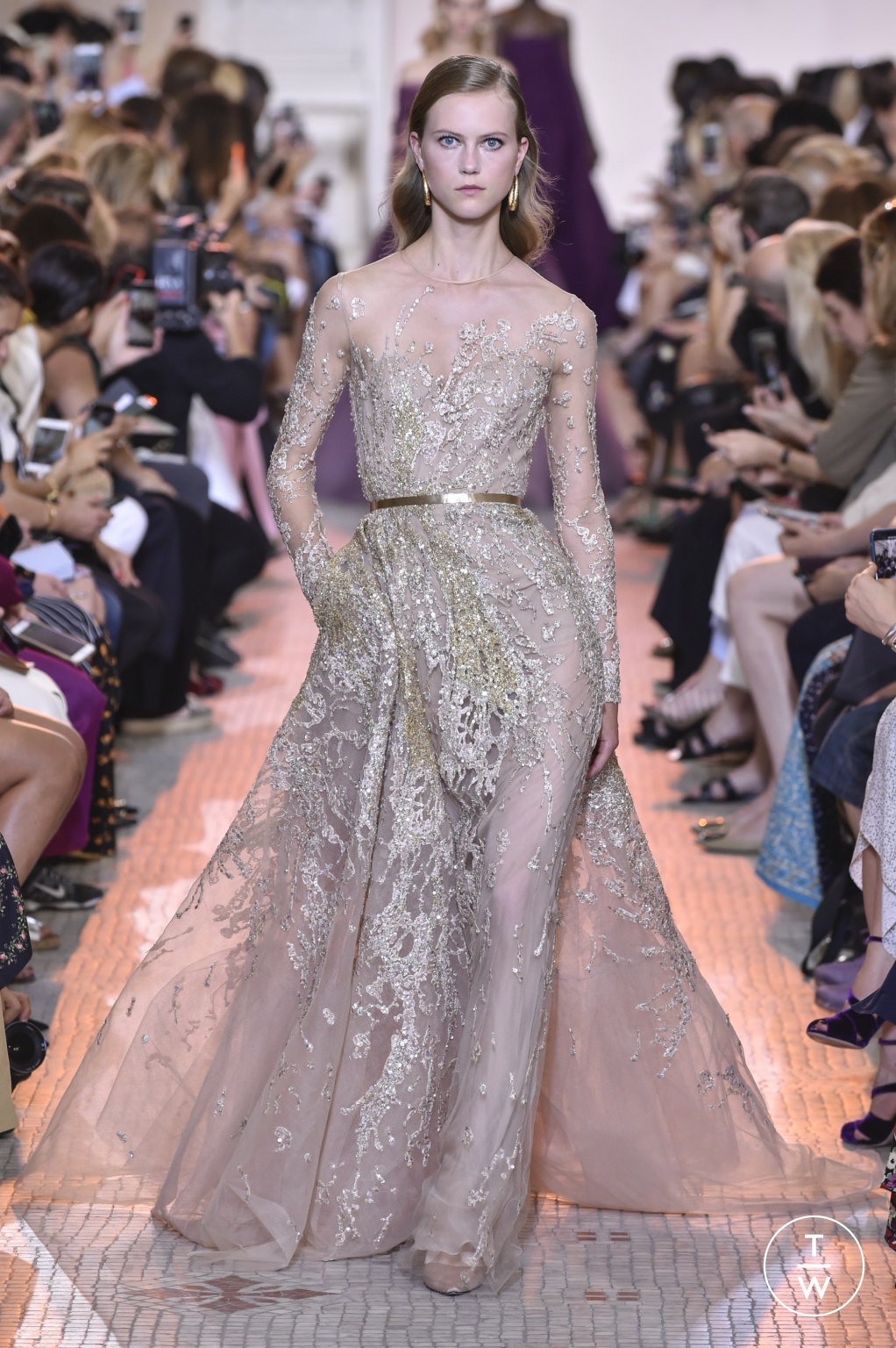 Fashion Week Paris Fall/Winter 2018 look 16 from the Elie Saab collection couture