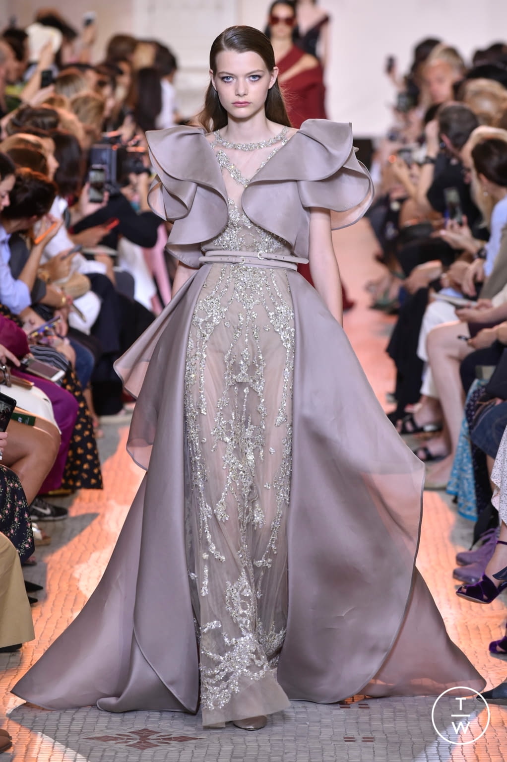 Fashion Week Paris Fall/Winter 2018 look 36 from the Elie Saab collection couture
