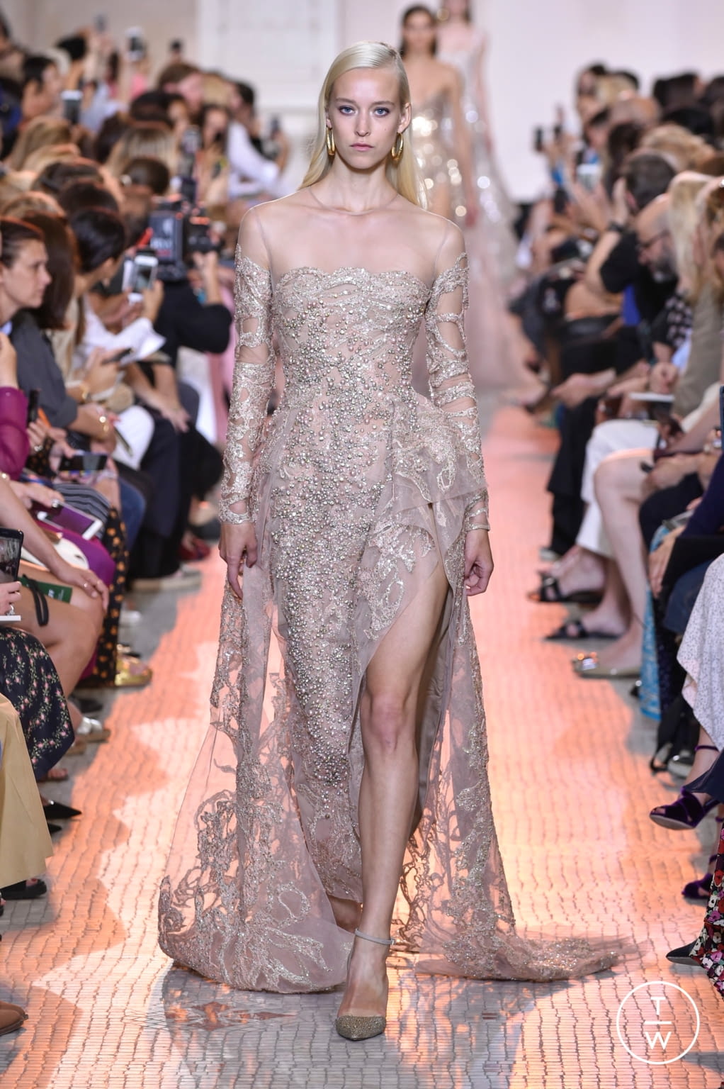 Fashion Week Paris Fall/Winter 2018 look 58 from the Elie Saab collection couture