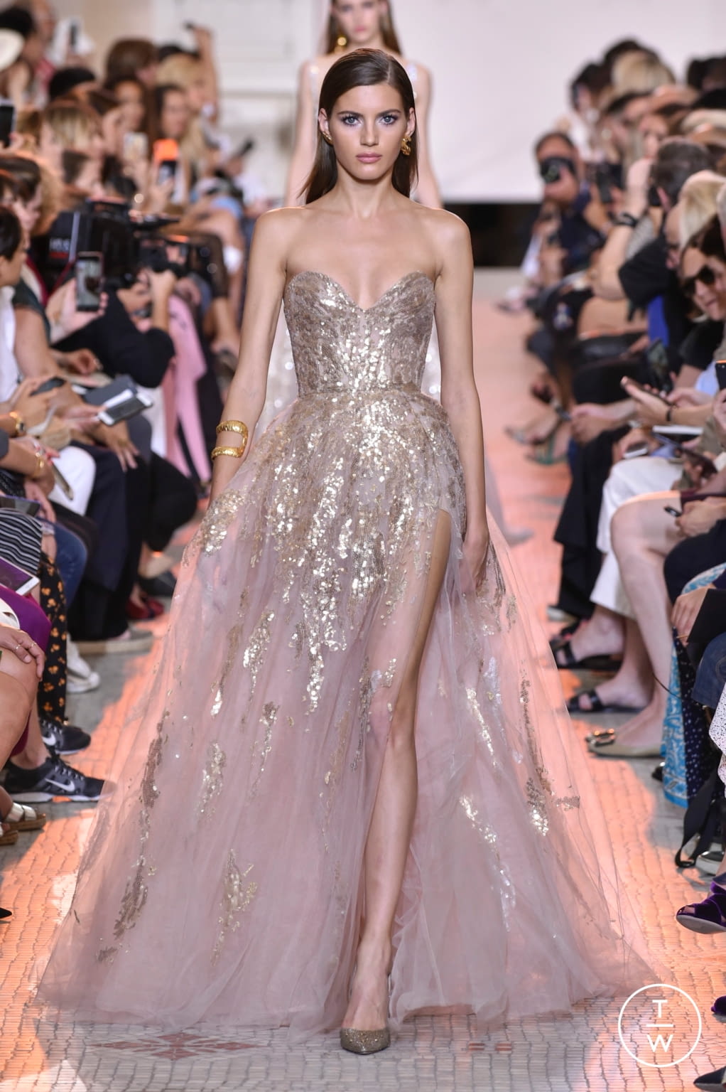 Fashion Week Paris Fall/Winter 2018 look 59 from the Elie Saab collection couture