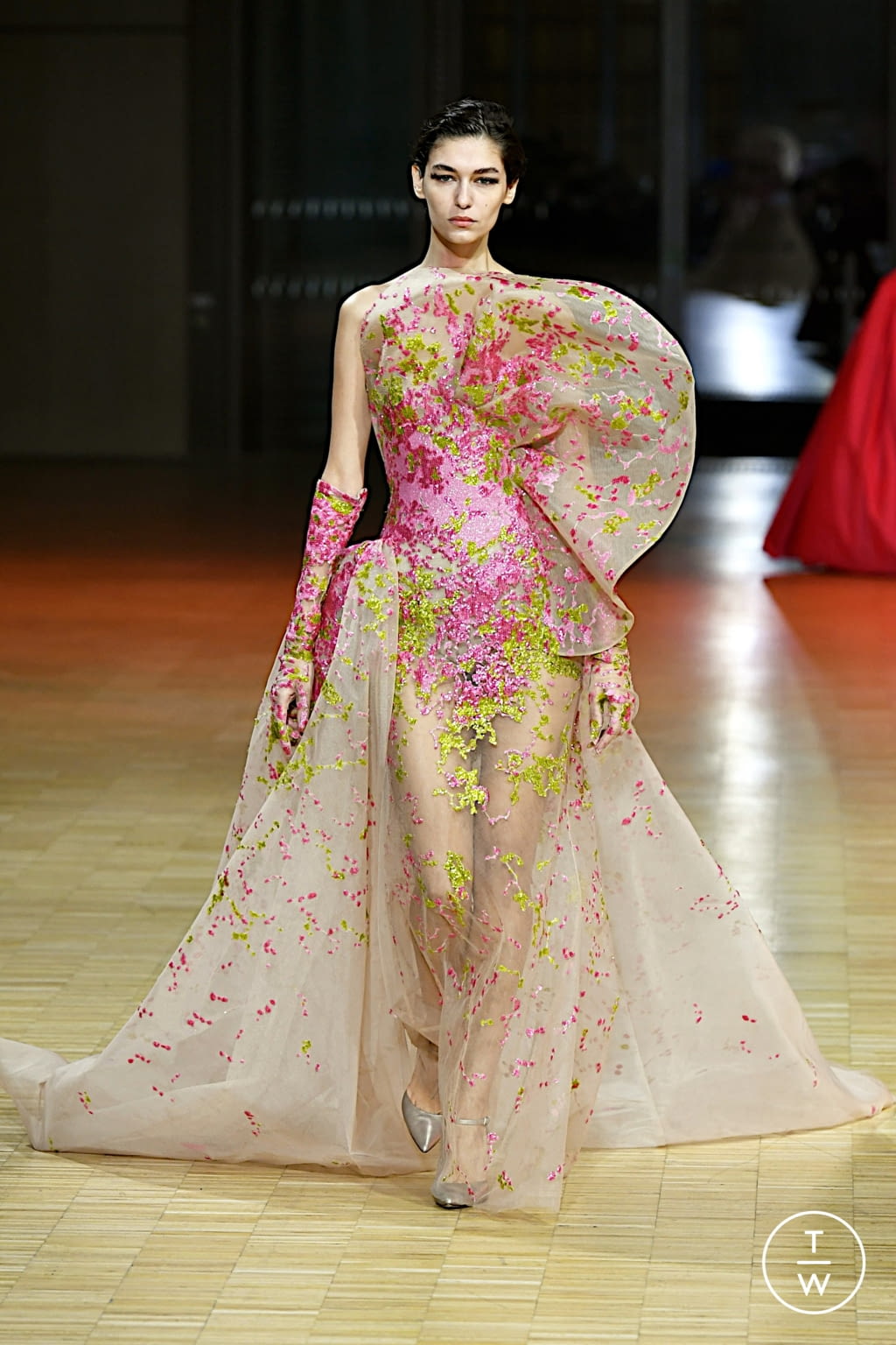 Fashion Week Paris Spring/Summer 2022 look 3 from the Elie Saab collection couture