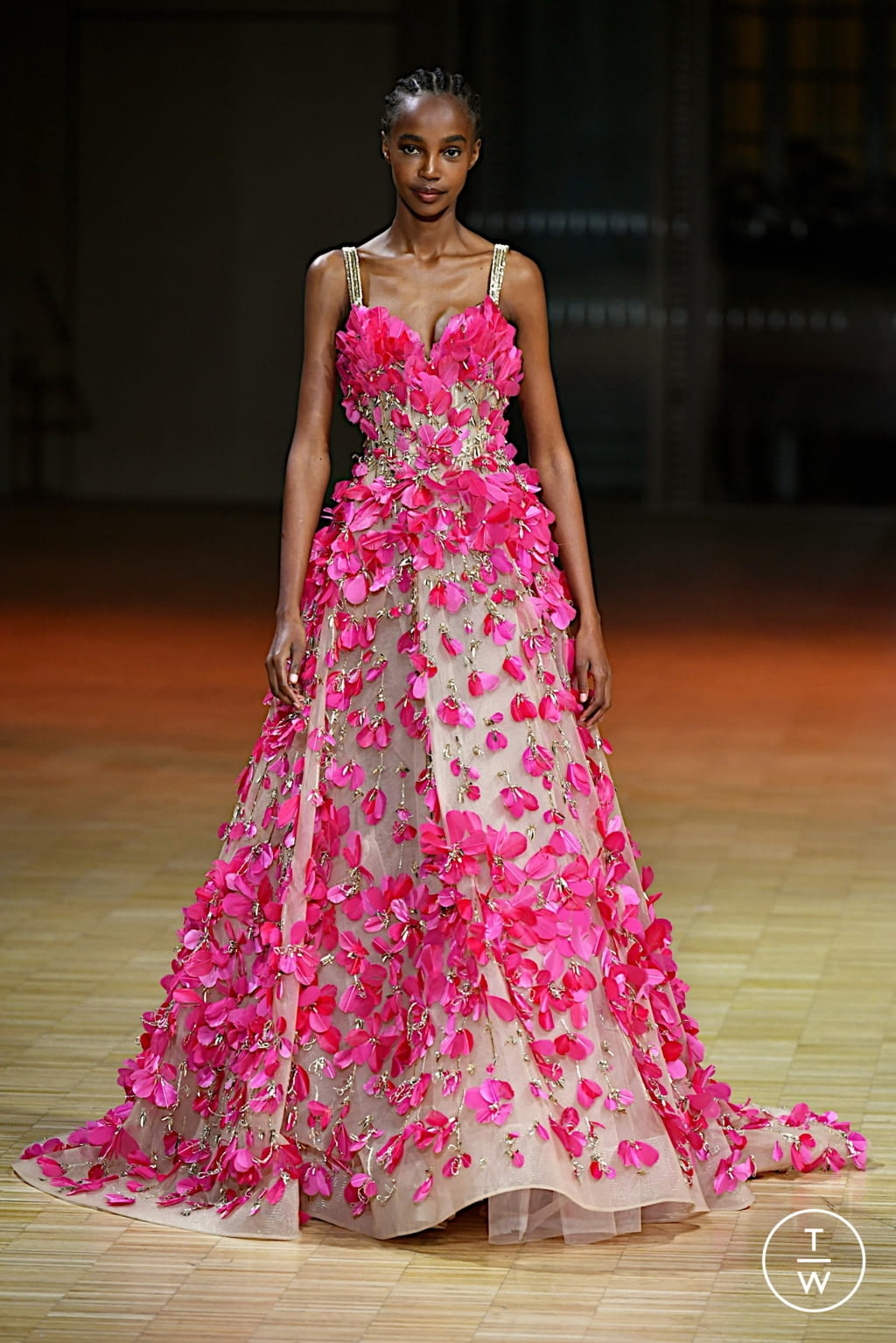 Fashion Week Paris Spring/Summer 2022 look 11 from the Elie Saab collection couture