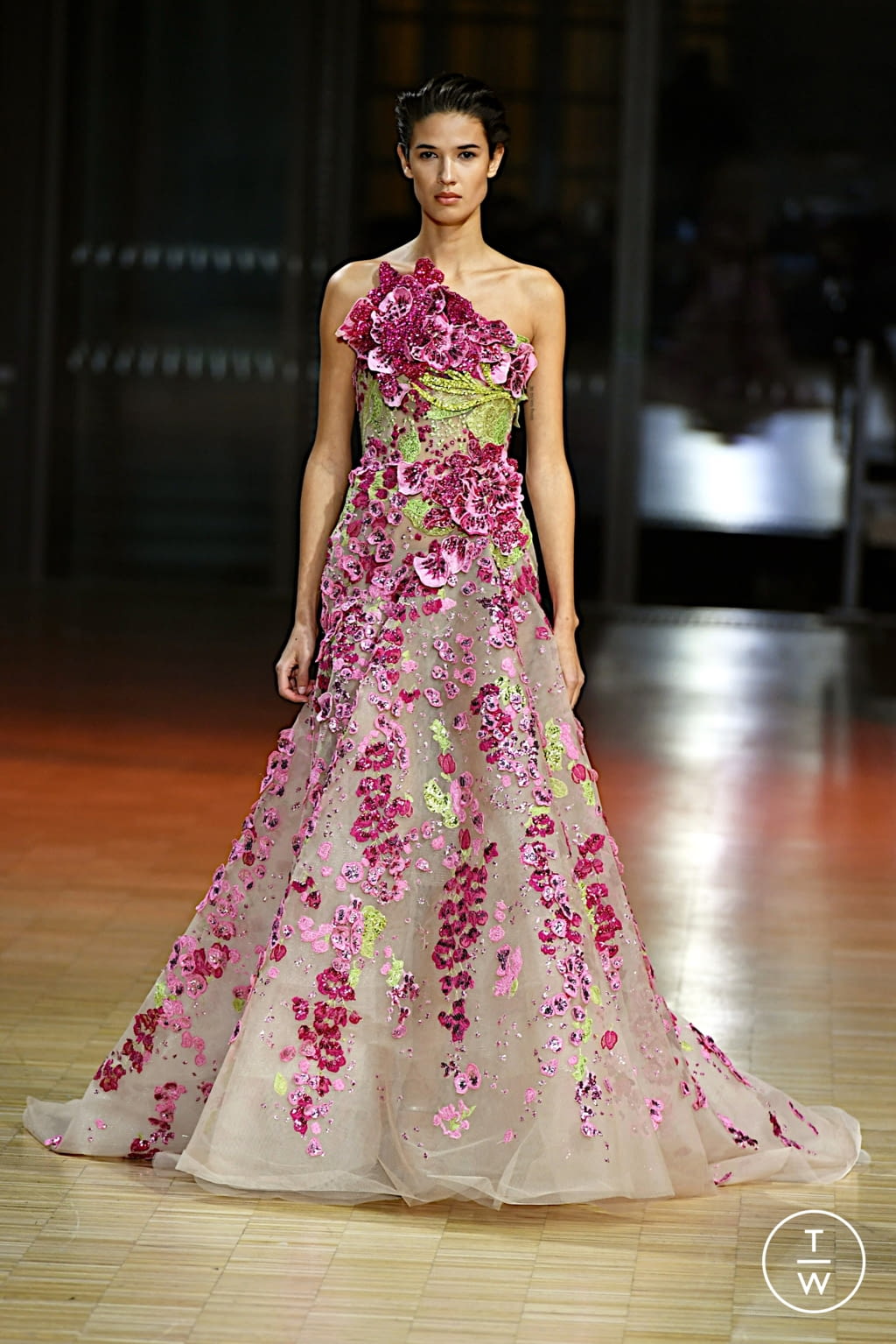 Fashion Week Paris Spring/Summer 2022 look 15 from the Elie Saab collection 高级定制
