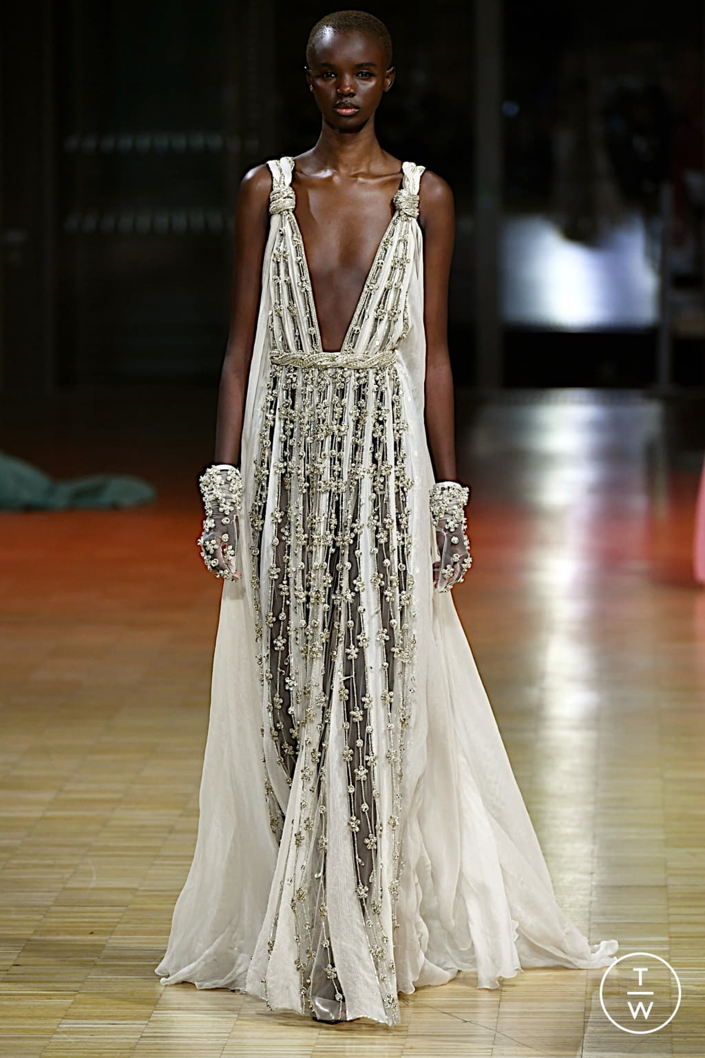 Fashion Week Paris Spring/Summer 2022 look 19 from the Elie Saab collection couture
