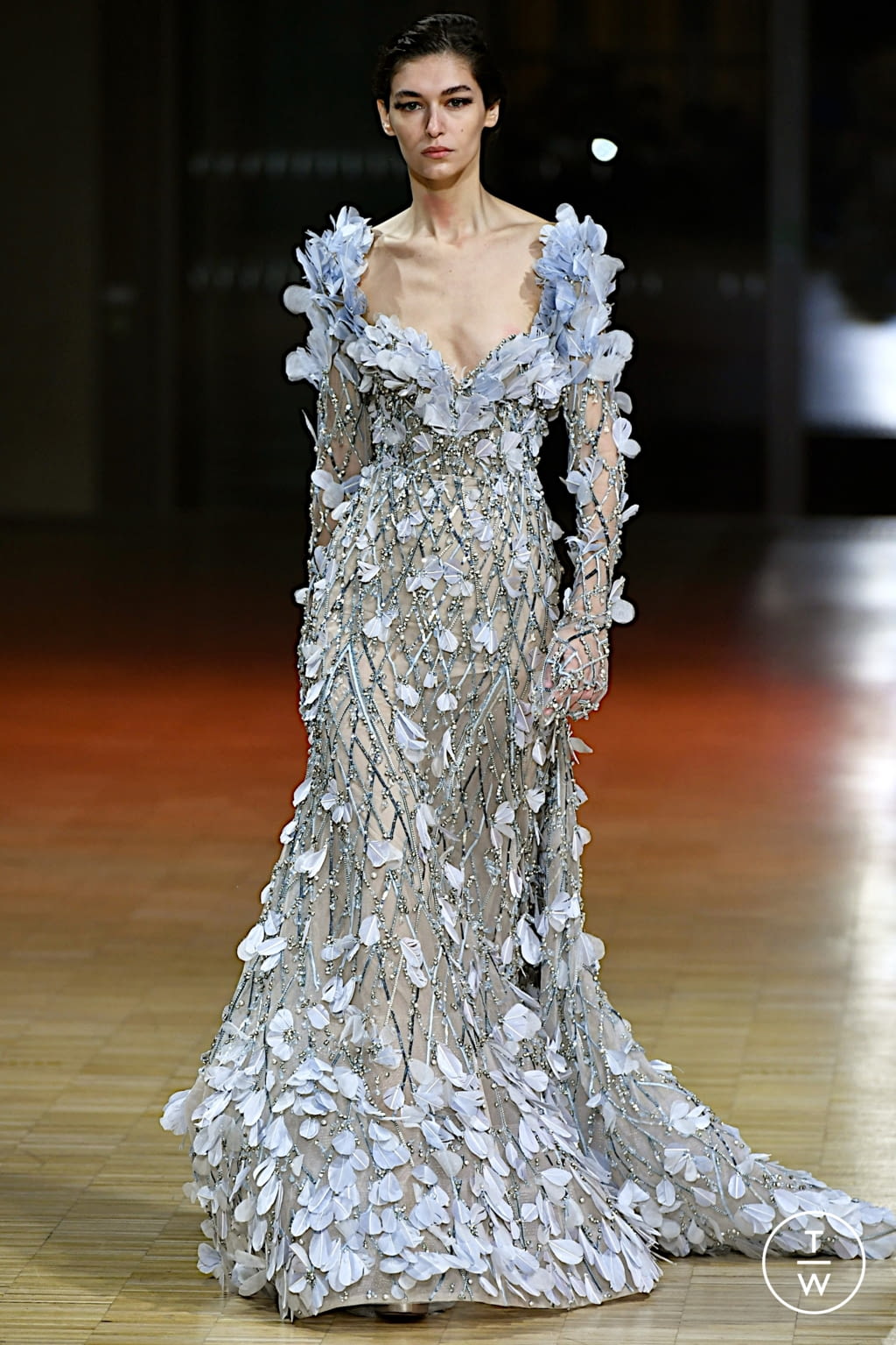 Fashion Week Paris Spring/Summer 2022 look 32 from the Elie Saab collection 高级定制