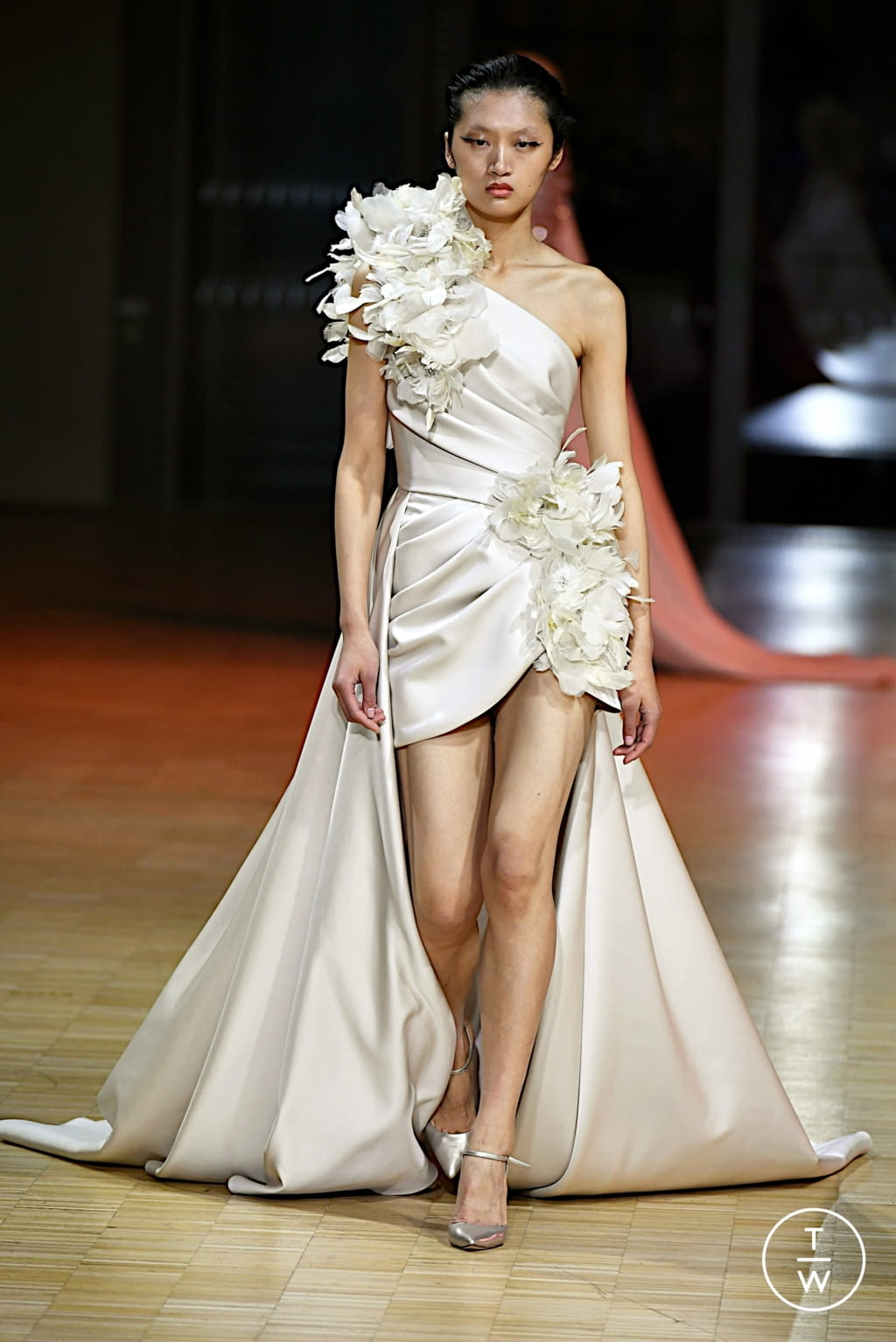 Fashion Week Paris Spring/Summer 2022 look 39 from the Elie Saab collection couture