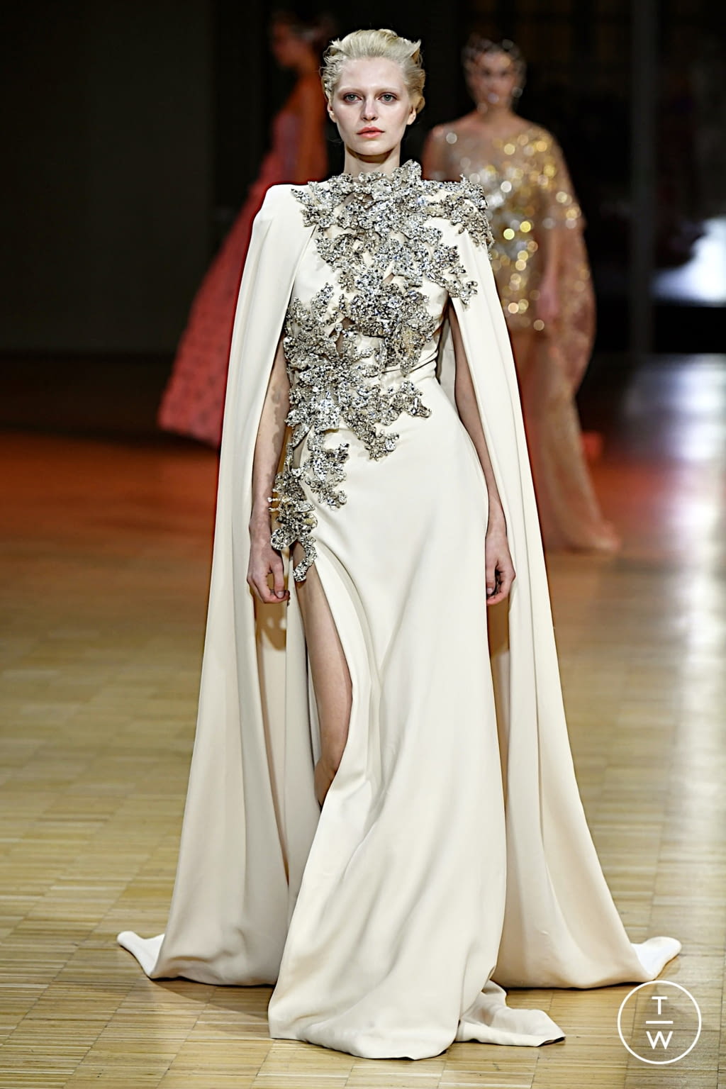 Fashion Week Paris Spring/Summer 2022 look 45 from the Elie Saab collection 高级定制