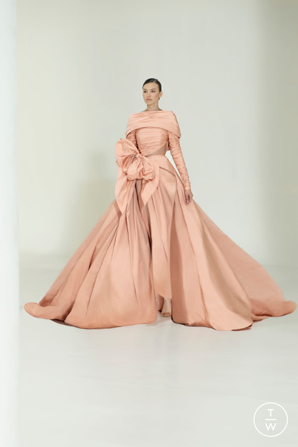 Fashion Week Paris Fall/Winter 2021 look 32 from the Elie Saab collection couture