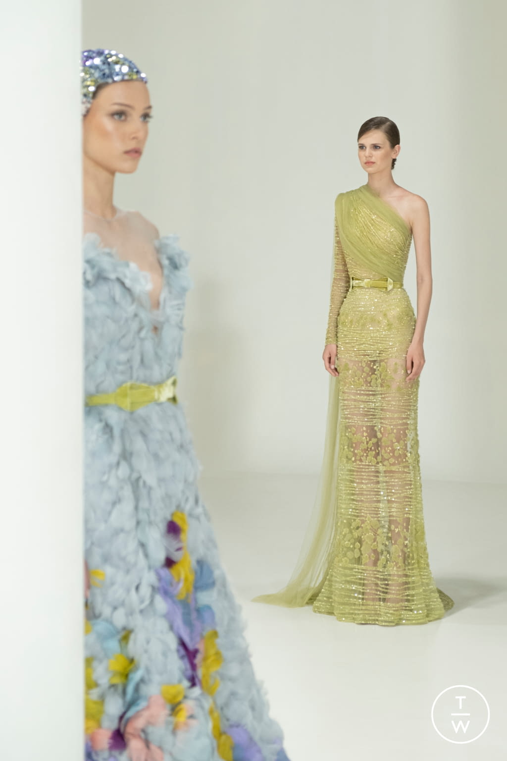 Fashion Week Paris Fall/Winter 2021 look 43 from the Elie Saab collection couture
