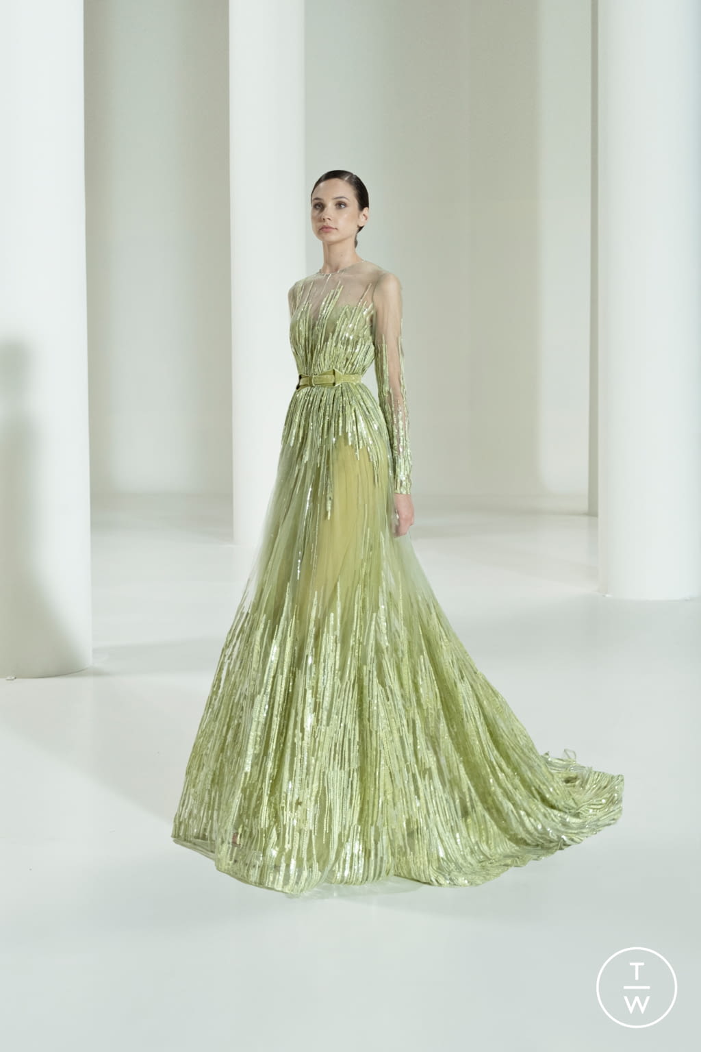 Fashion Week Paris Fall/Winter 2021 look 46 from the Elie Saab collection couture