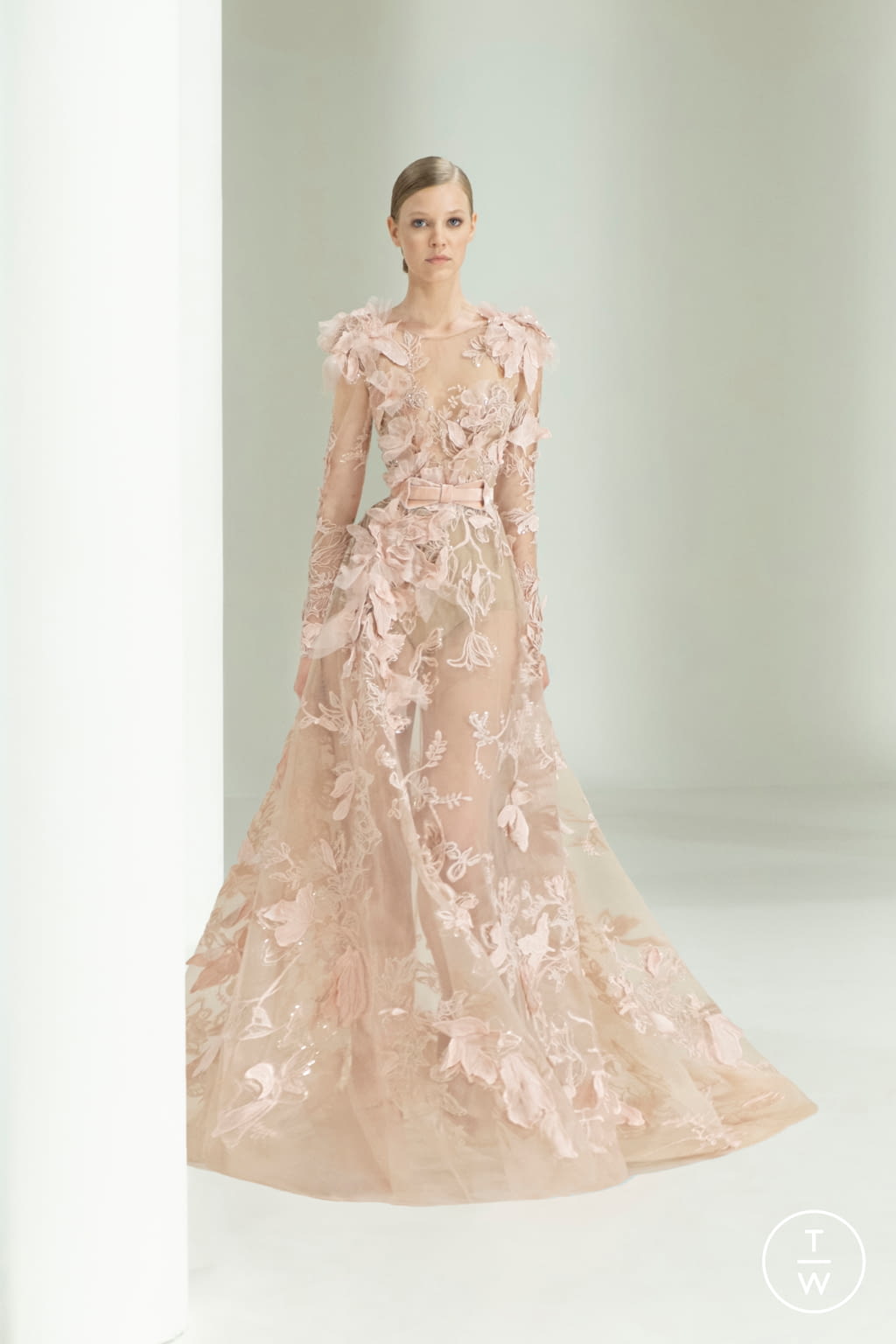 Fashion Week Paris Fall/Winter 2021 look 49 from the Elie Saab collection couture