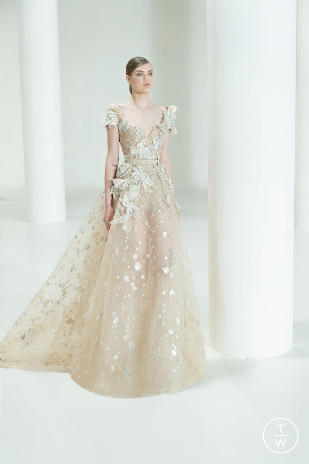 Fashion Week Paris Fall/Winter 2021 look 60 from the Elie Saab collection couture