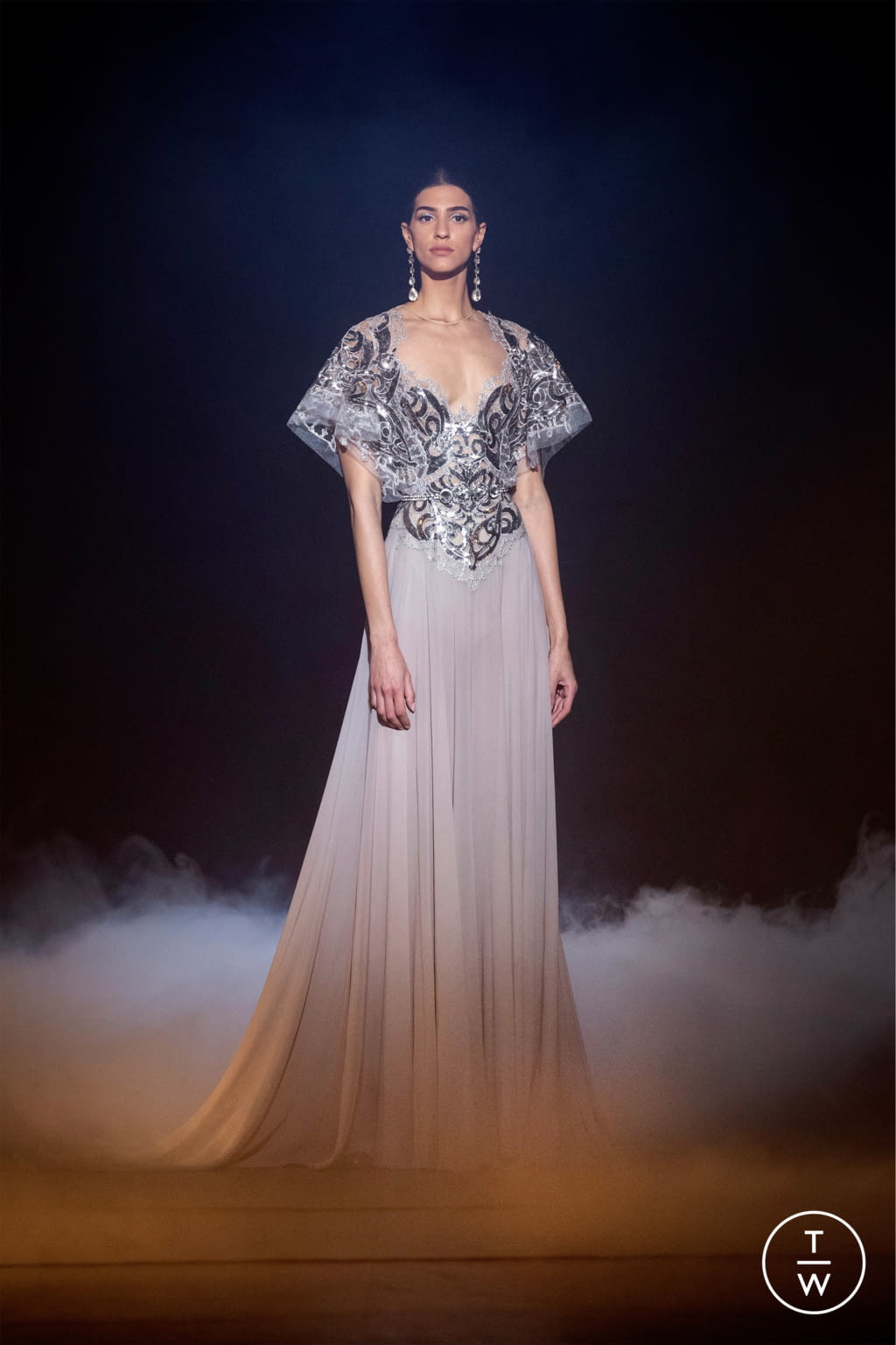 Fashion Week Paris Spring/Summer 2021 look 17 from the Elie Saab collection couture