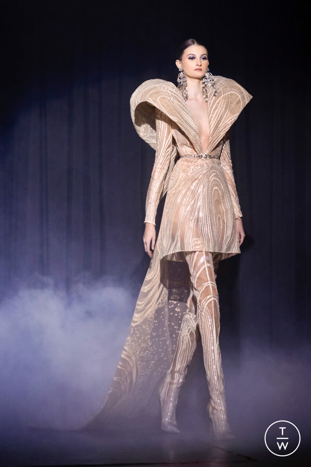 Fashion Week Paris Spring/Summer 2021 look 53 from the Elie Saab collection couture
