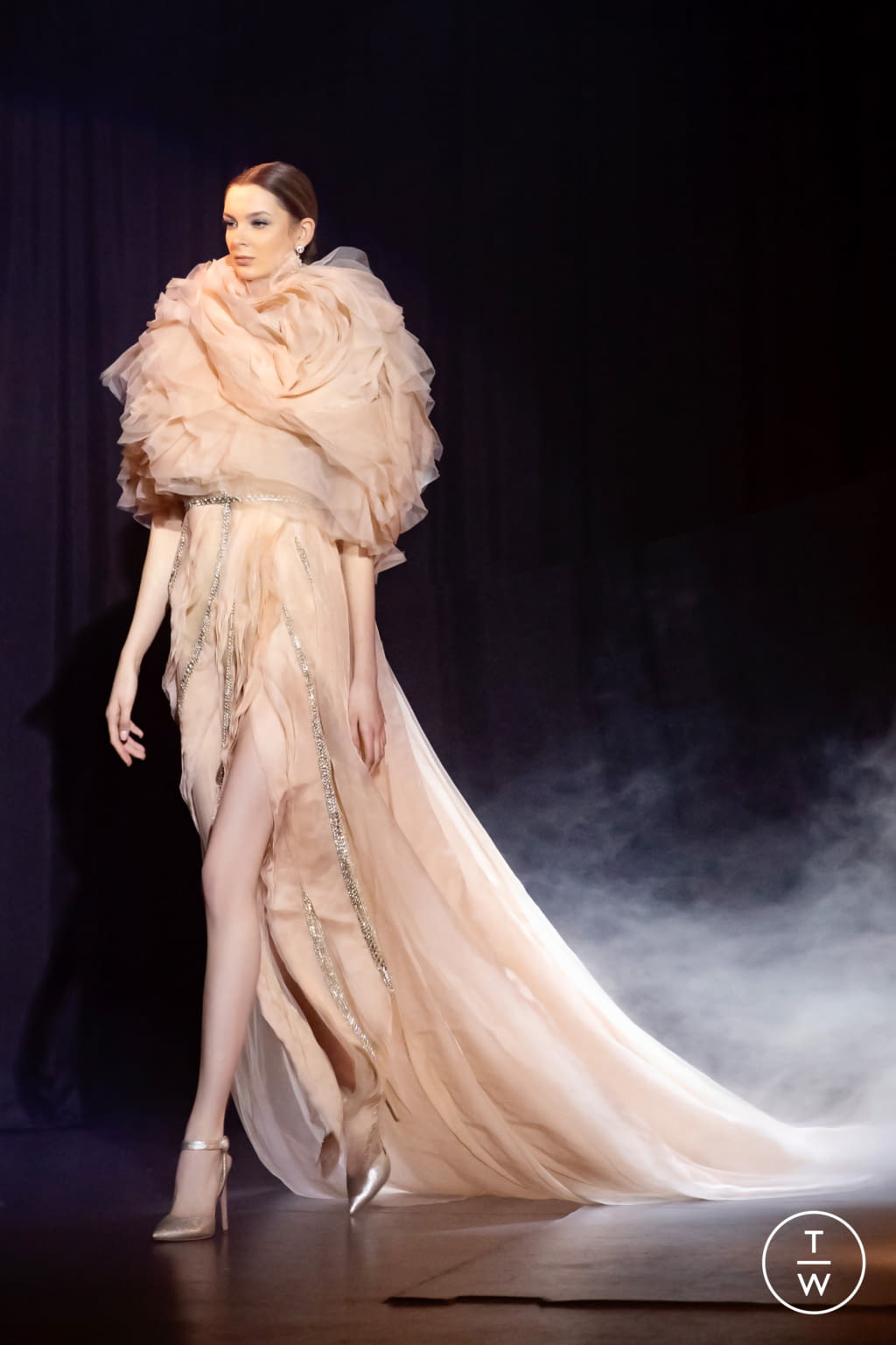 Fashion Week Paris Spring/Summer 2021 look 58 from the Elie Saab collection 高级定制