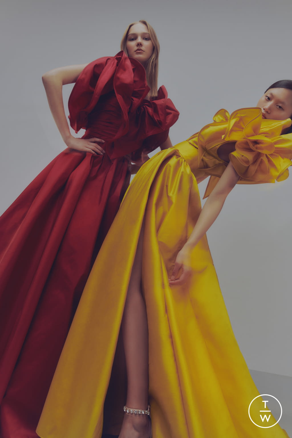 Fashion Week Paris Pre-Fall 2022 look 21 de la collection Elie Saab womenswear
