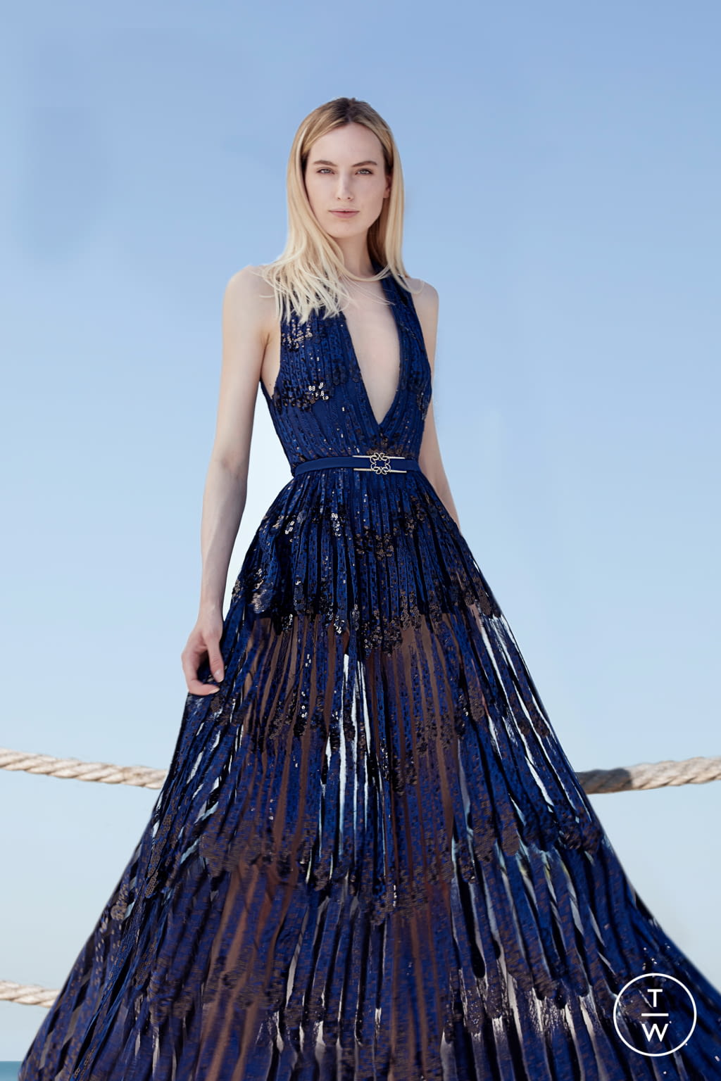 Fashion Week Paris Resort 2022 look 36 from the Elie Saab collection 女装